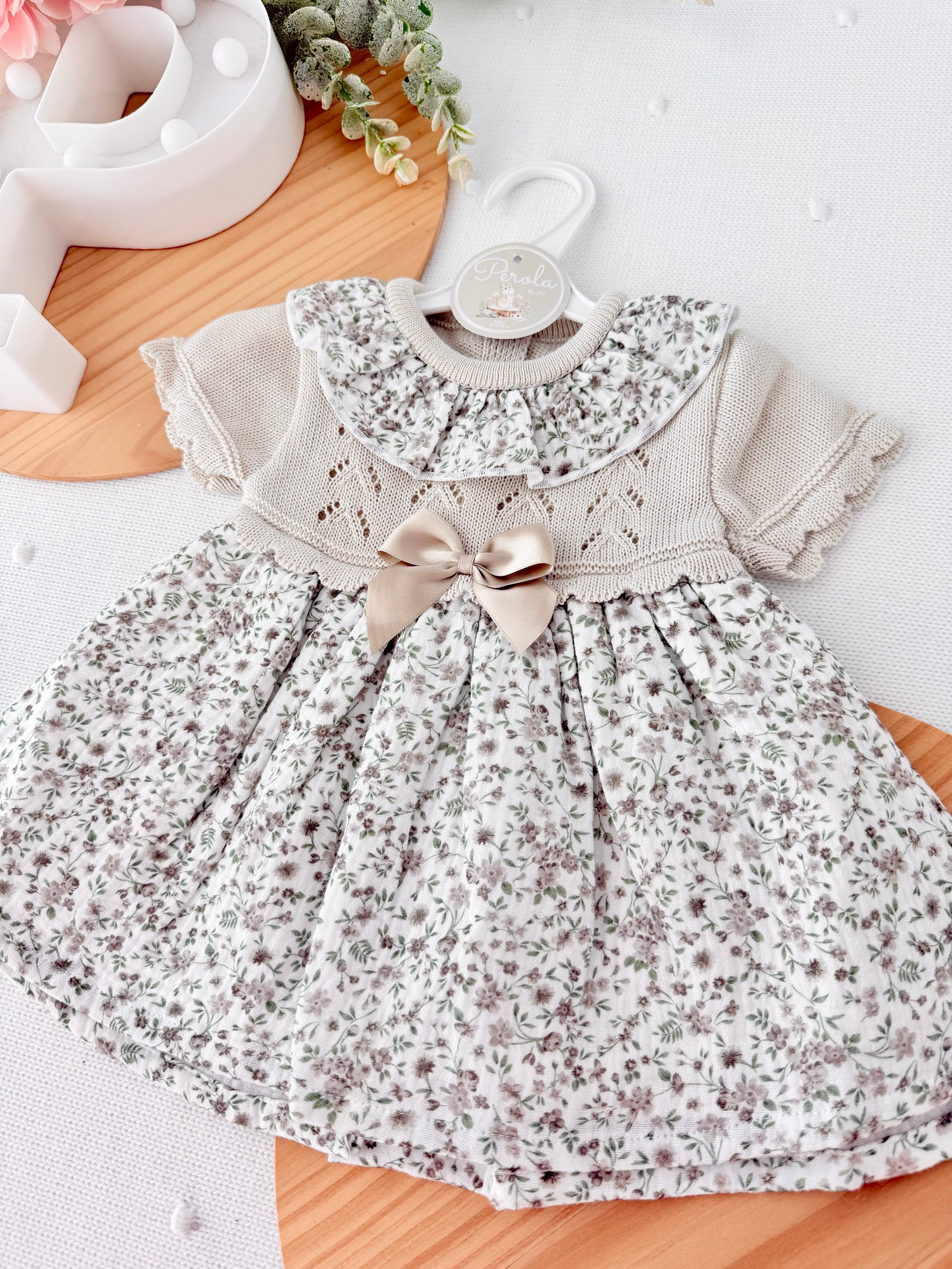 Vestido tema flores e laço 3-12M
