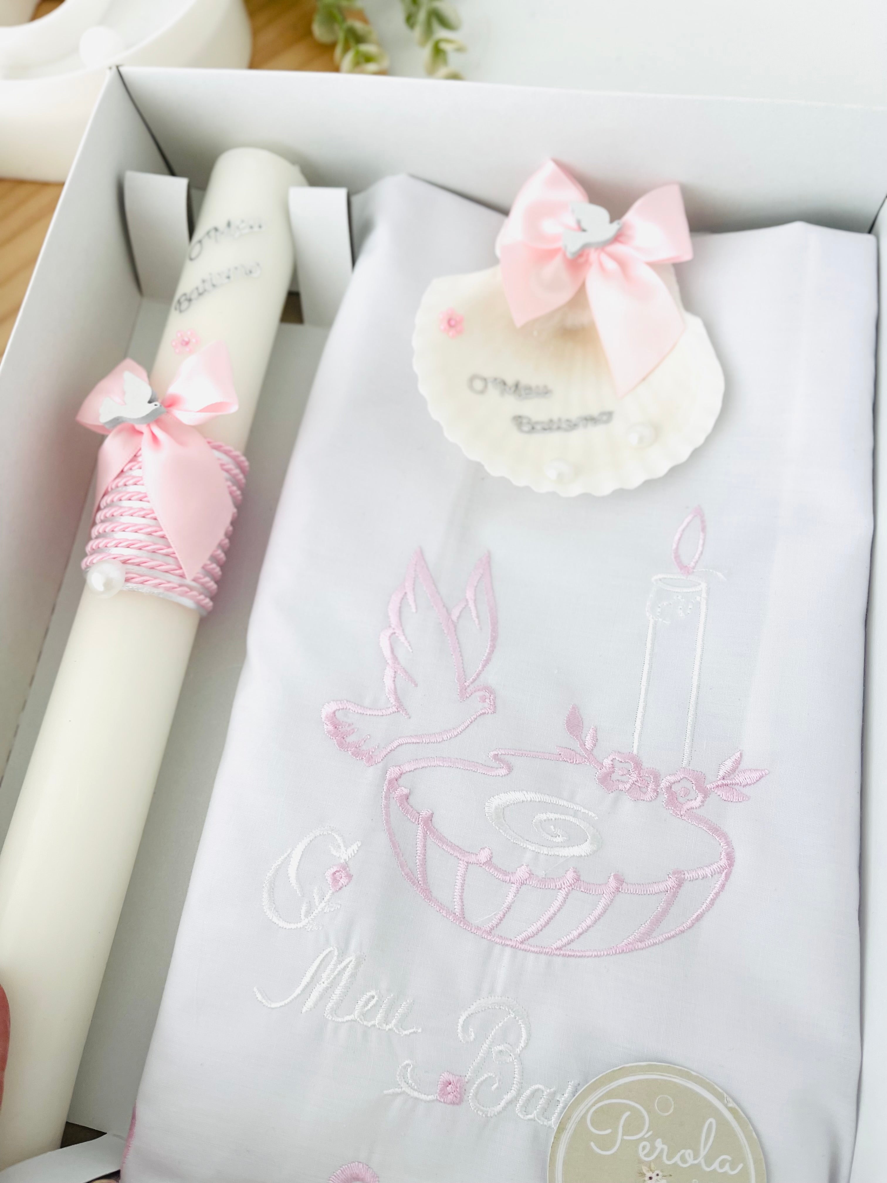 Conjunto para Batizado: vela, toalha e concha Batizado Pomba