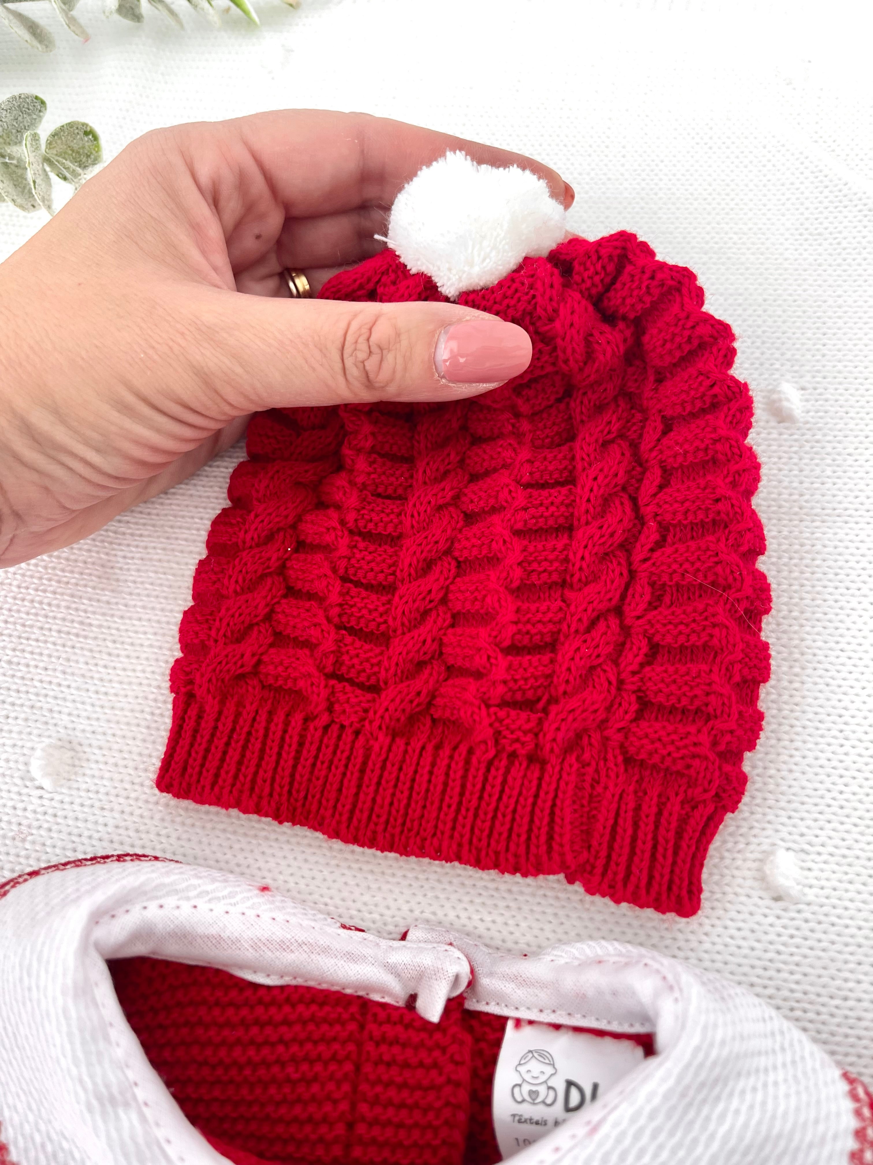 Saída de maternidade Aconchego 4 peças: casaco, jardineiras, camisola e gorro