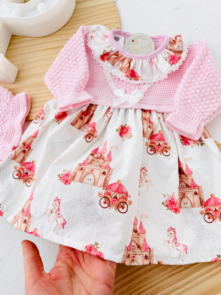 Conjunto Princesas: vestido e touca Primavera/verão