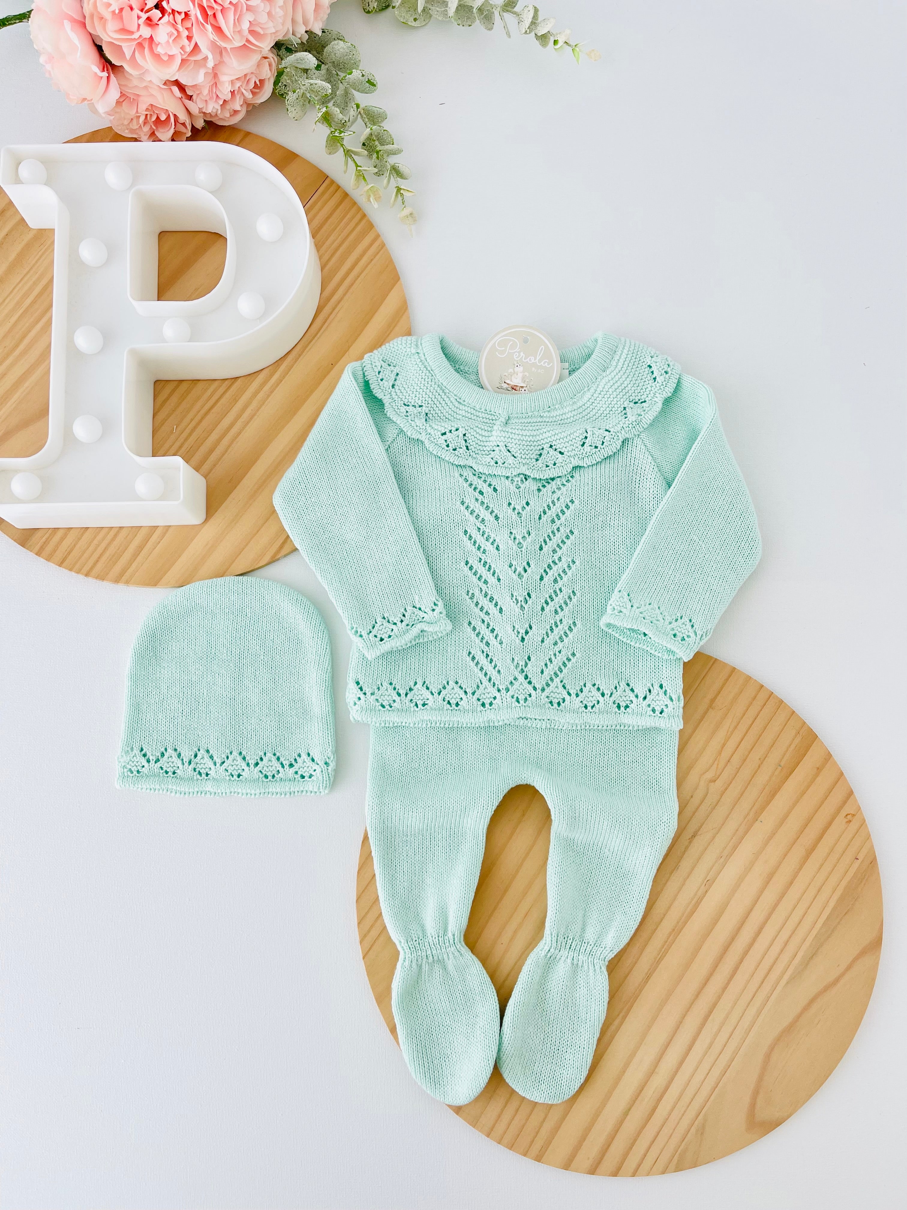 Conjunto malha com golinha: camisola, calças e touca