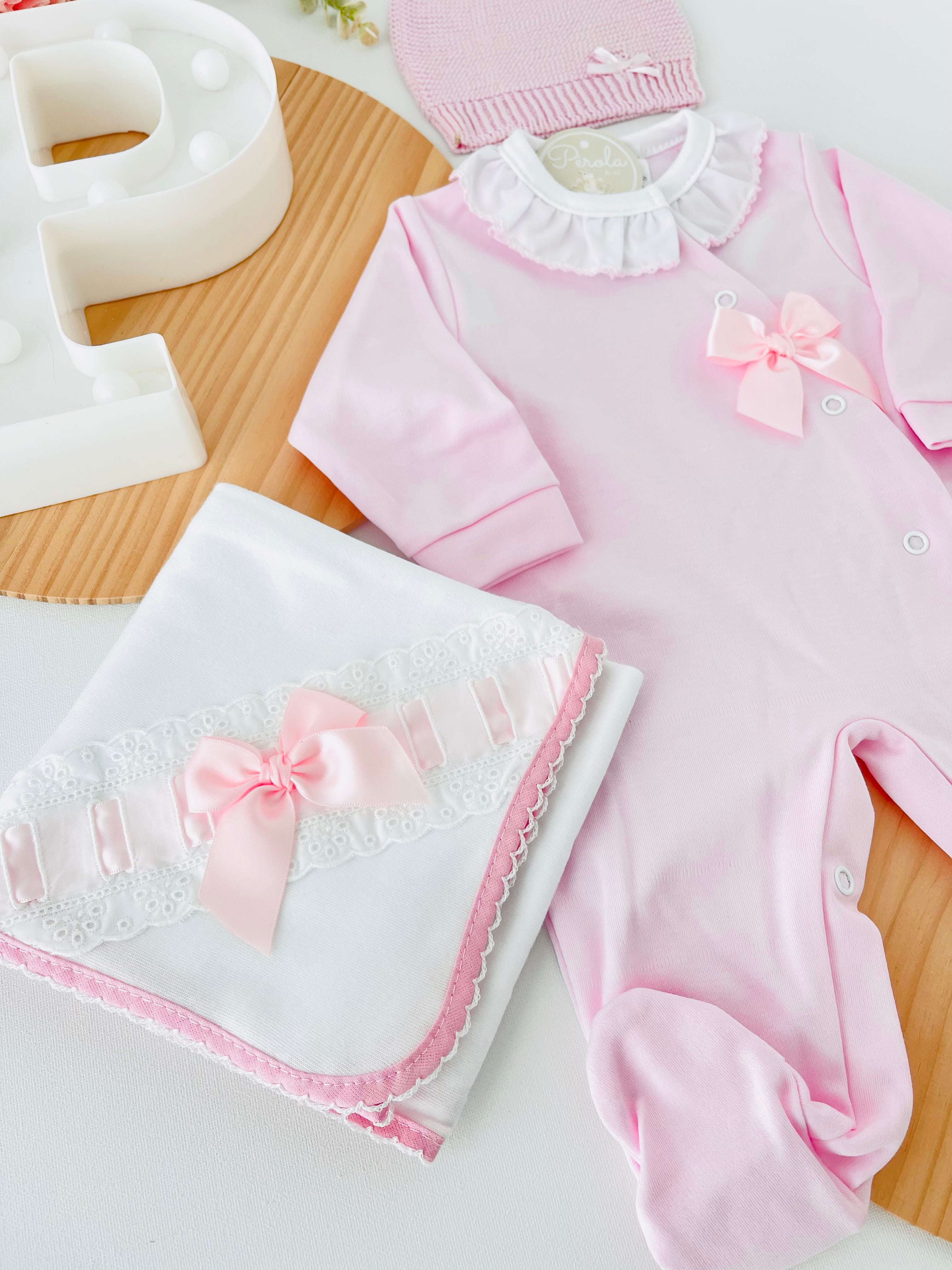 Pack 3 peças ROSA: Babygrow, gorro malha e fralda bordado inglês