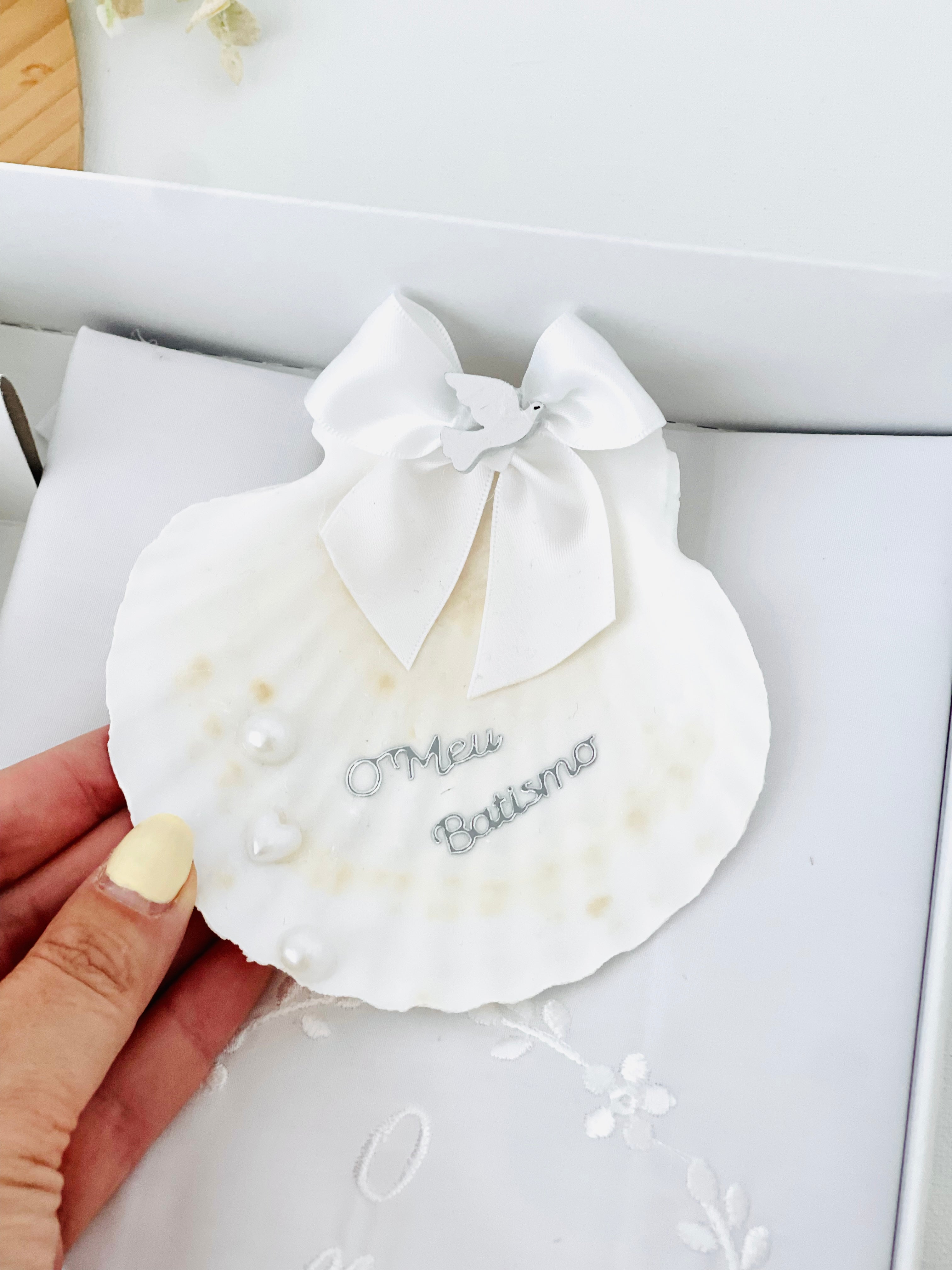 Conjunto para Batizado: vela, toalha e concha Batizado - Ramos