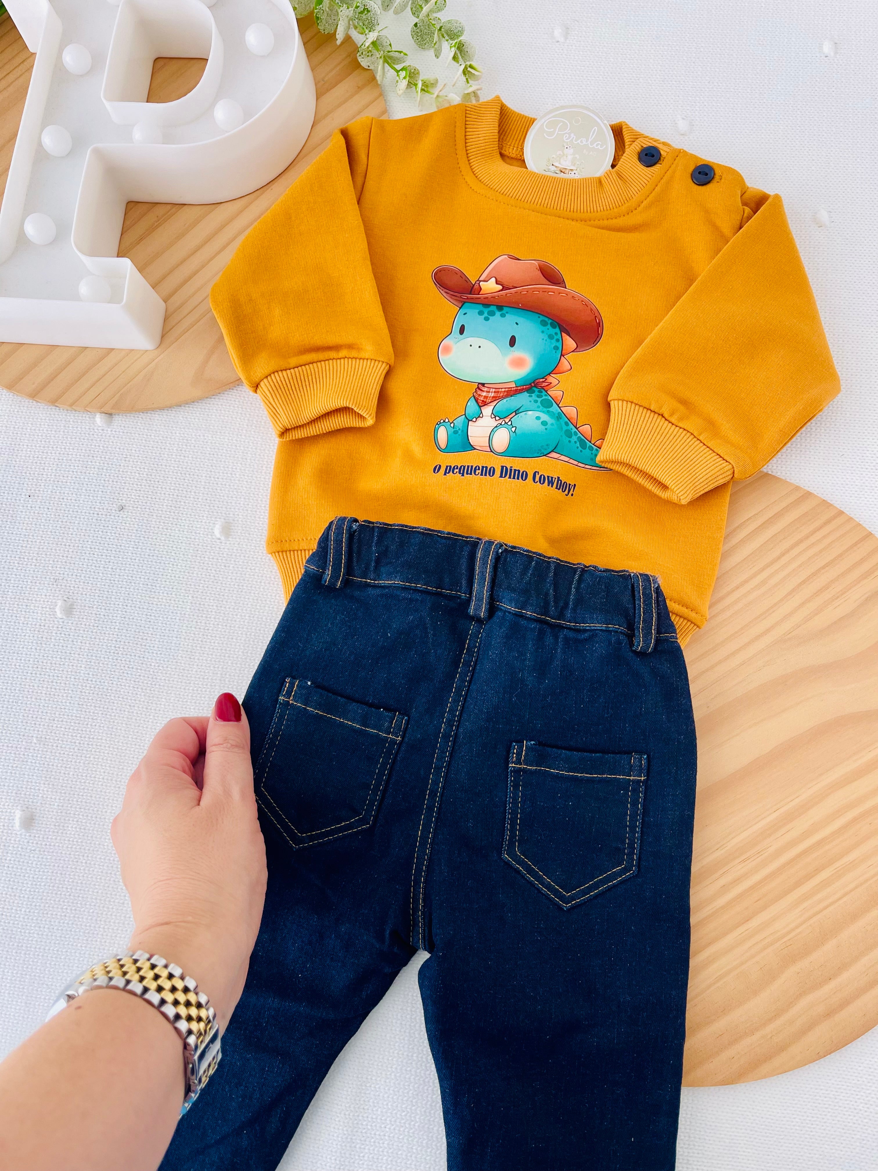 Camisola e calças de ganga: pequeno cowboy