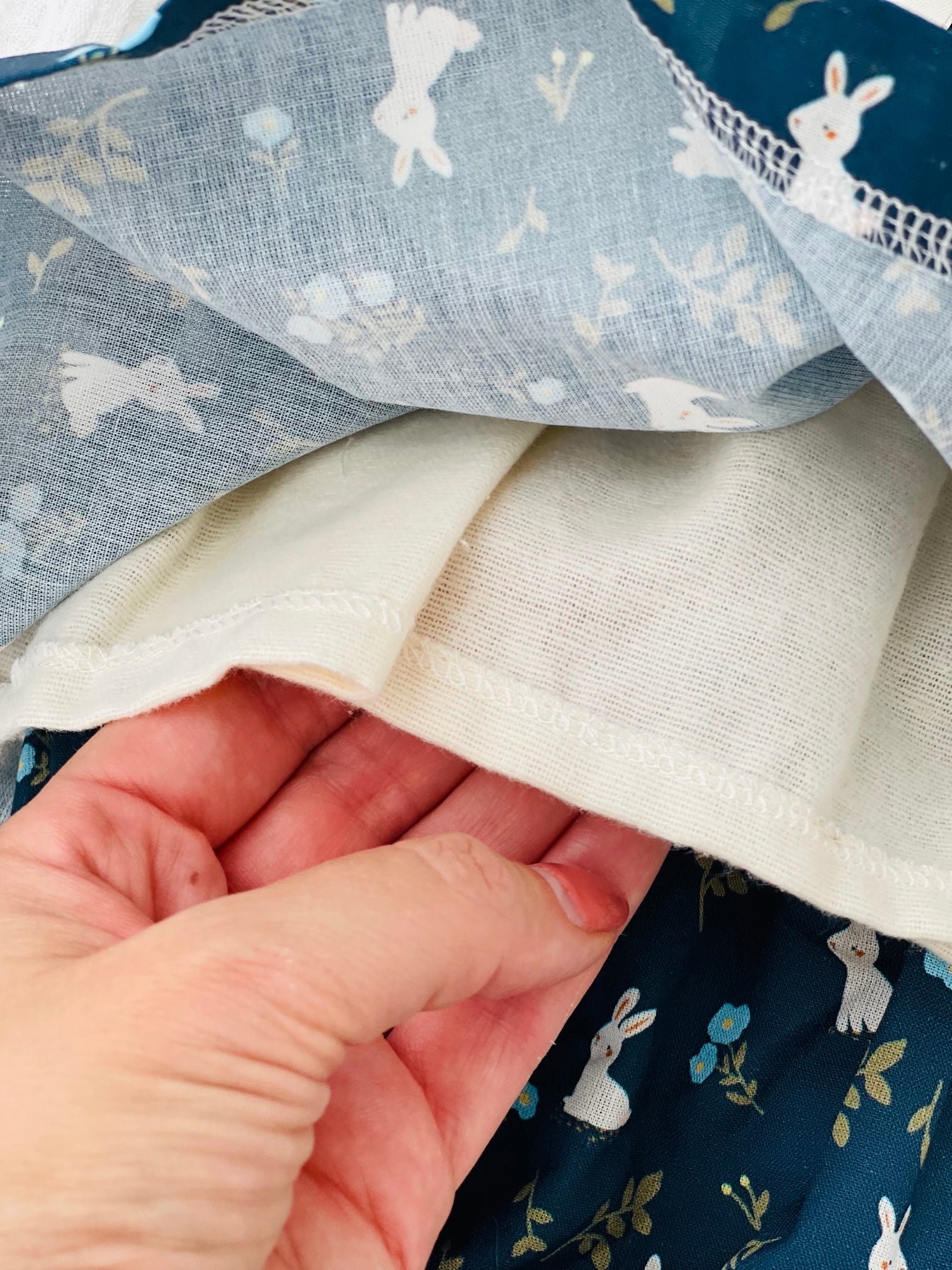 Vestido e tapa fraldas coelhinhos