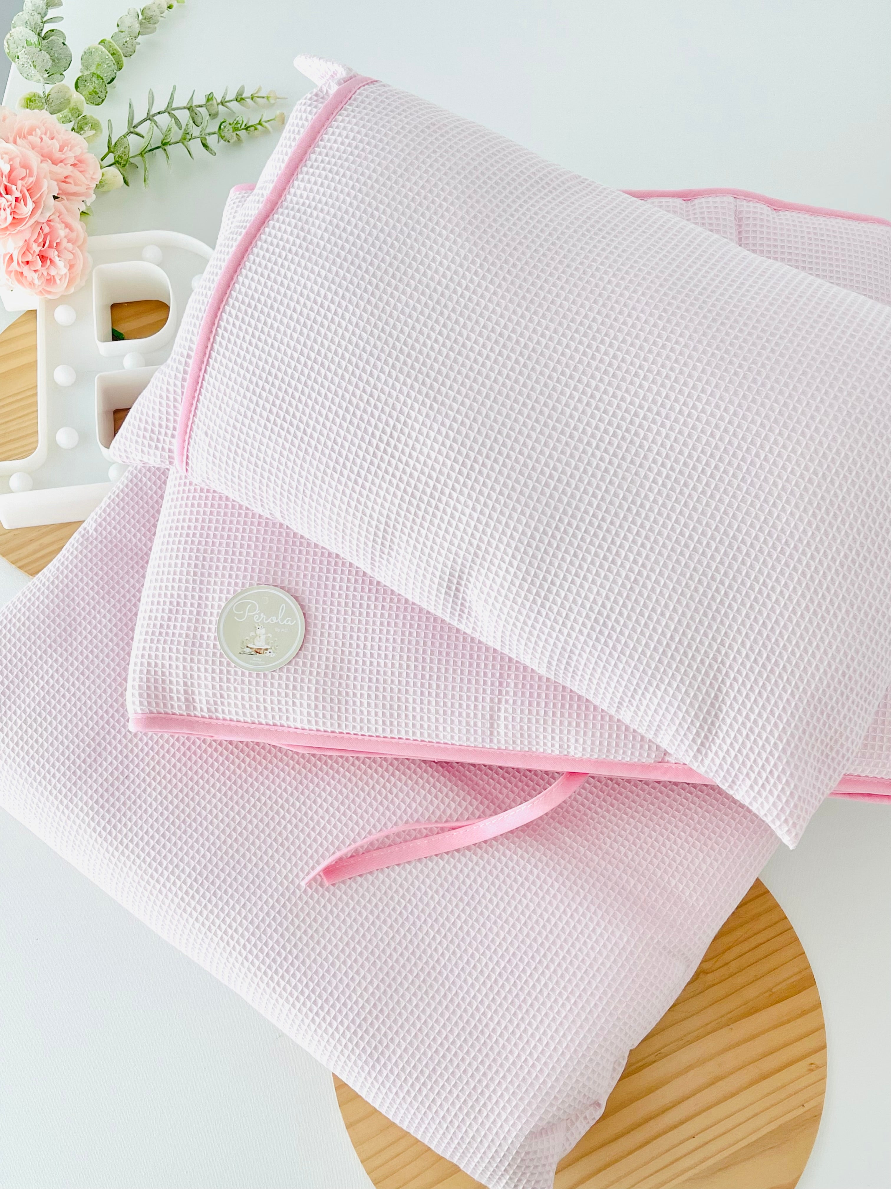 Conjunto Edredon para cama de grades: almofada, edredon e proteção lateral