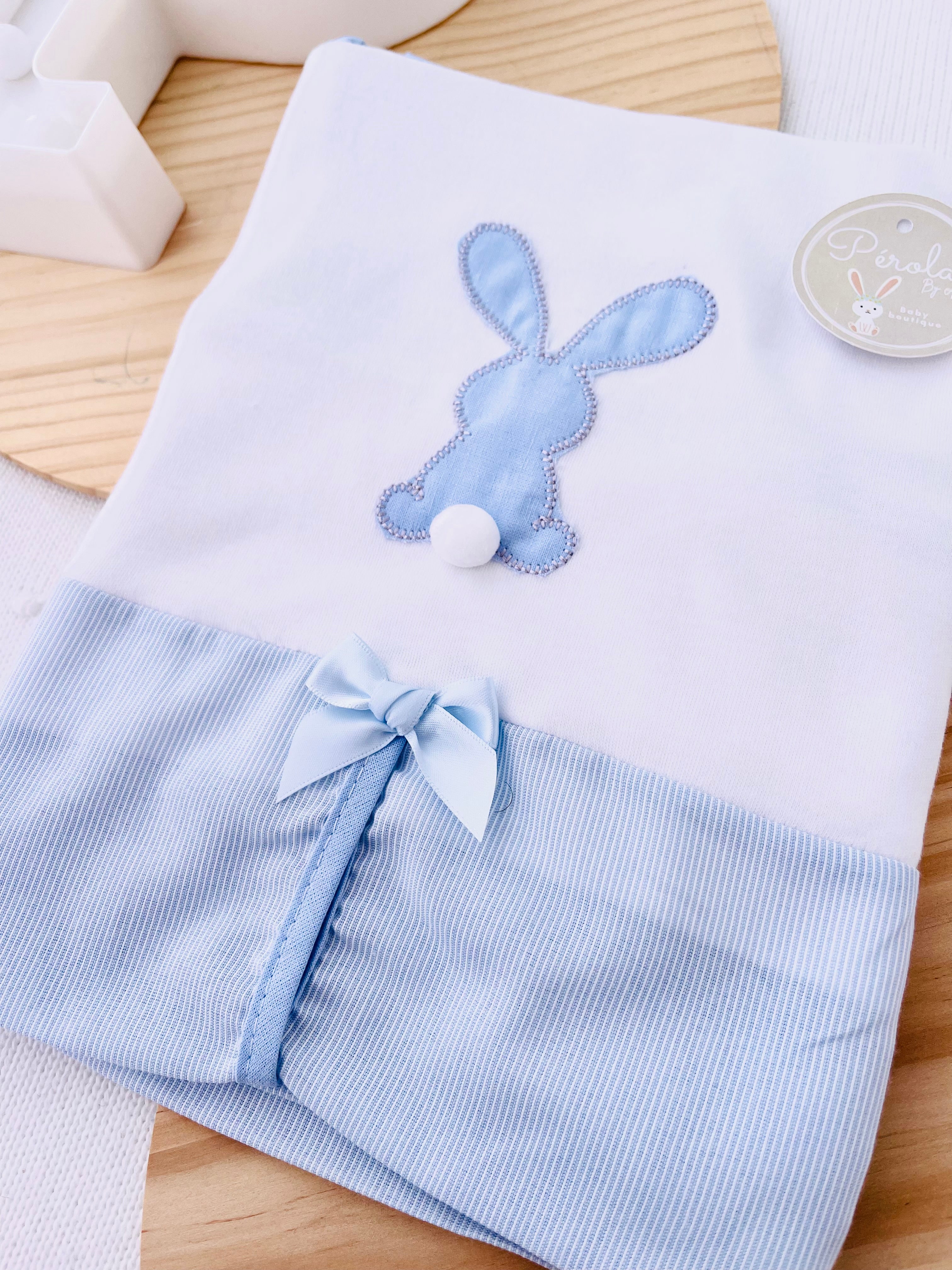 Tapa ovo com abertura e laço- tema coelho pompom