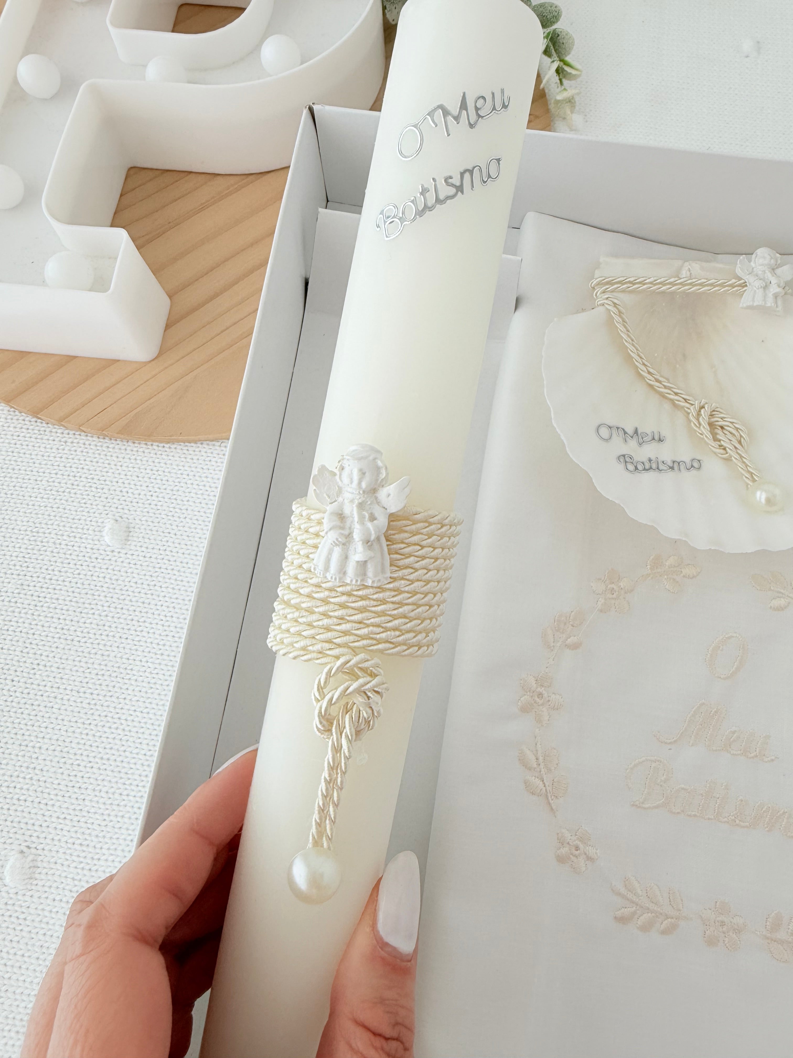 Conjunto para Batizado: vela, toalha e concha Batizado - Ramos