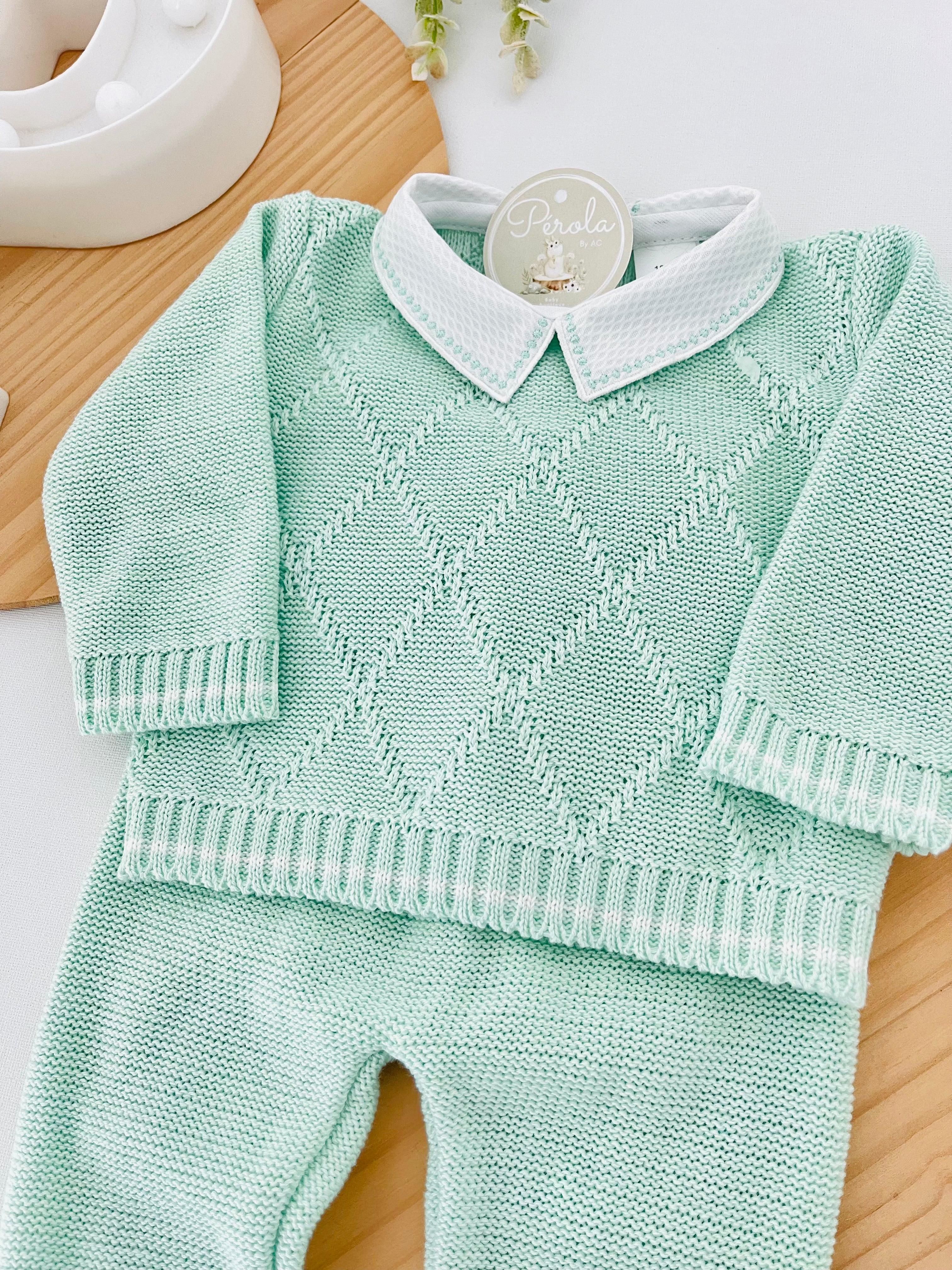 Conjunto losango: camisola com gola de camisa e calças