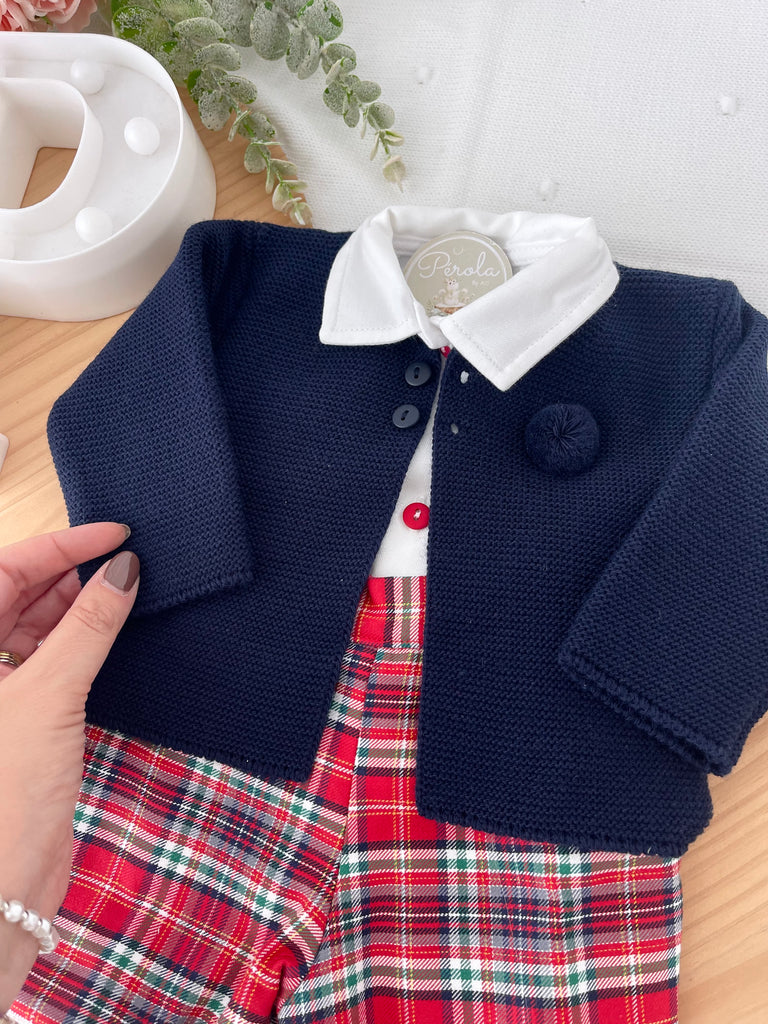Conjunto menino xadrez vermelho e verde: Calções com alças e camisa