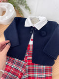 Conjunto menino xadrez vermelho e verde: Calções com alças e camisa
