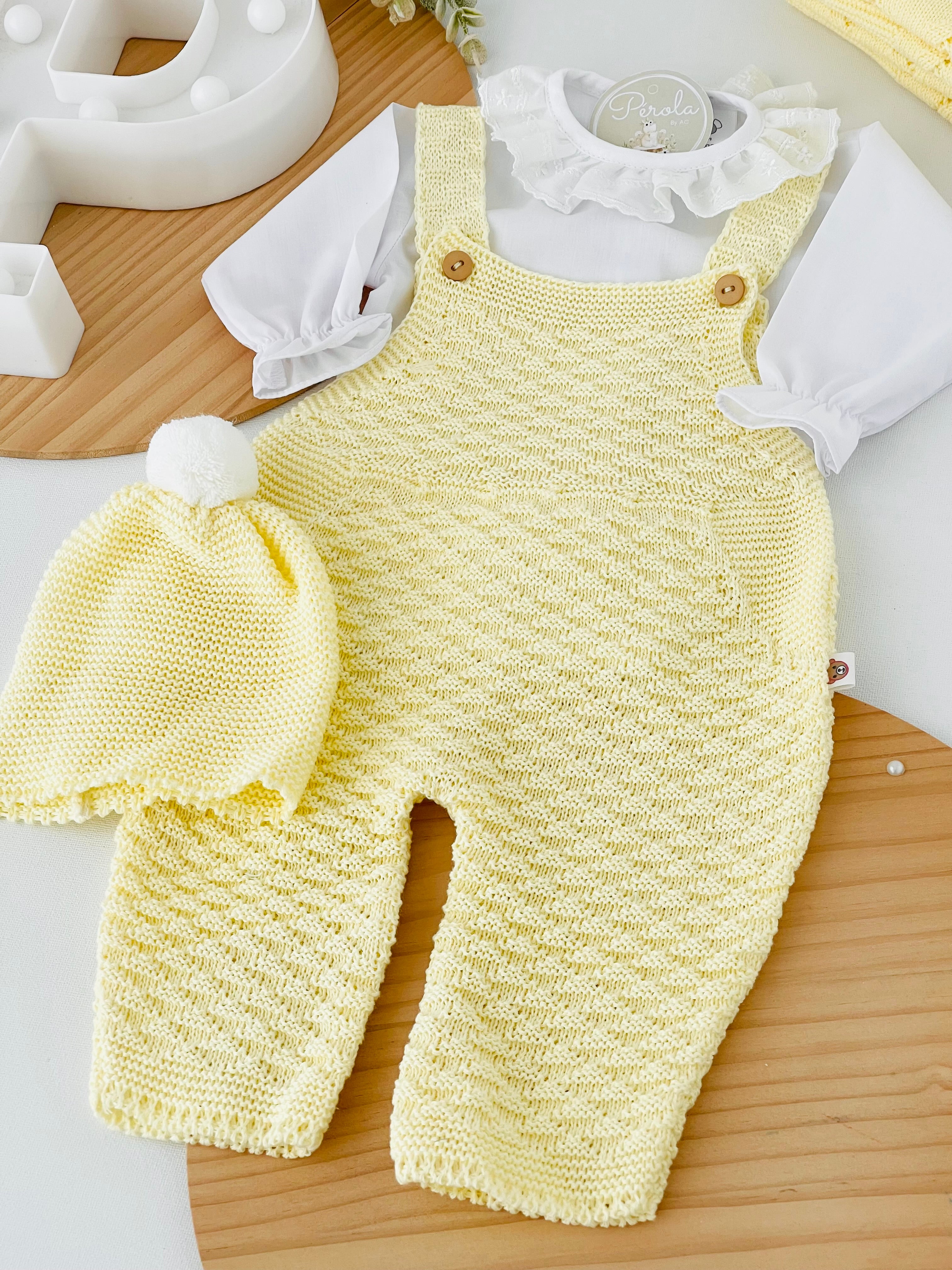 Saída de maternidade Amarelo : jardineiras, BLUSA e gorro 100% algodão Primavera/Verão