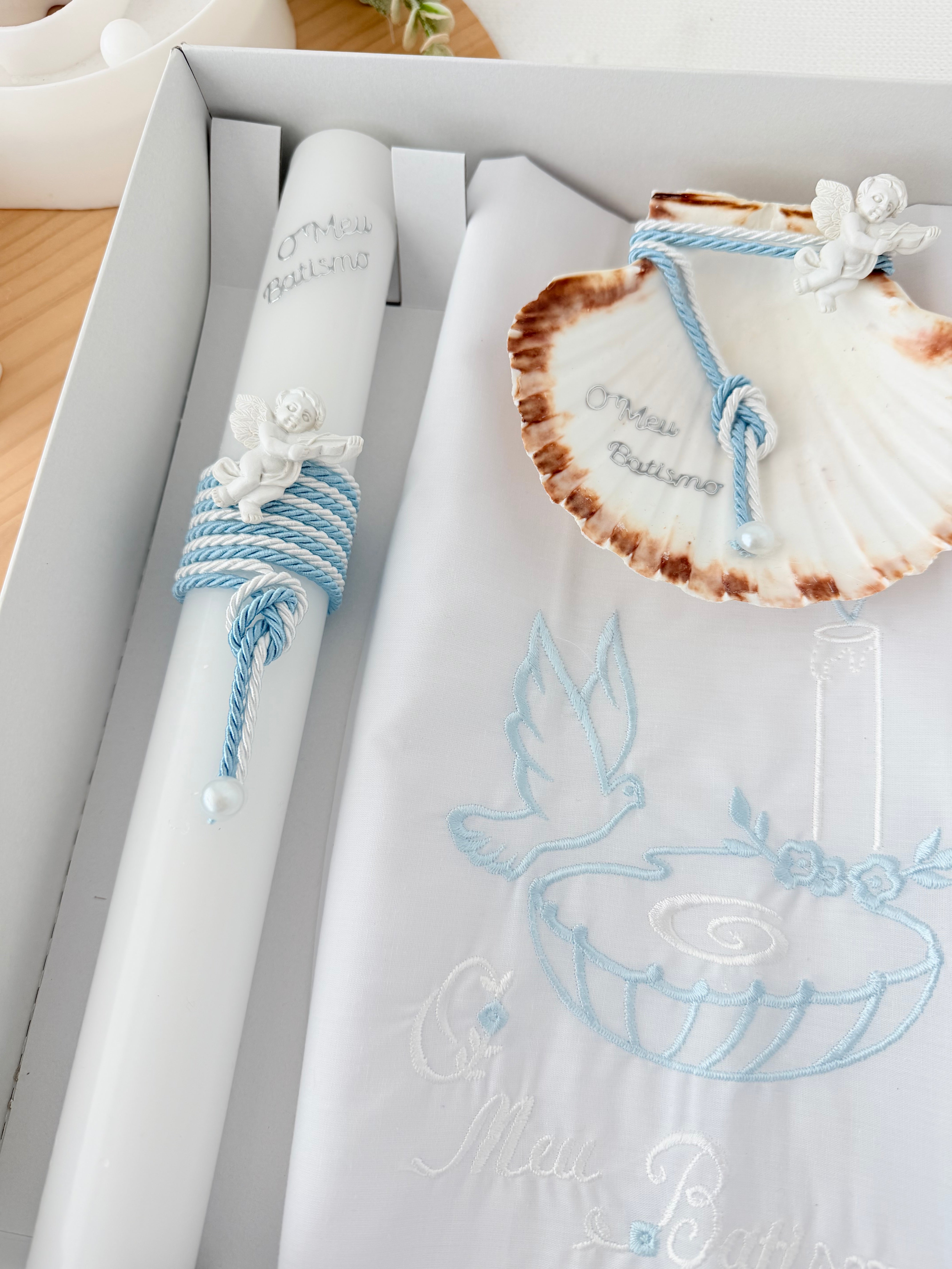 Conjunto para Batizado: vela, toalha e concha Batizado Pomba