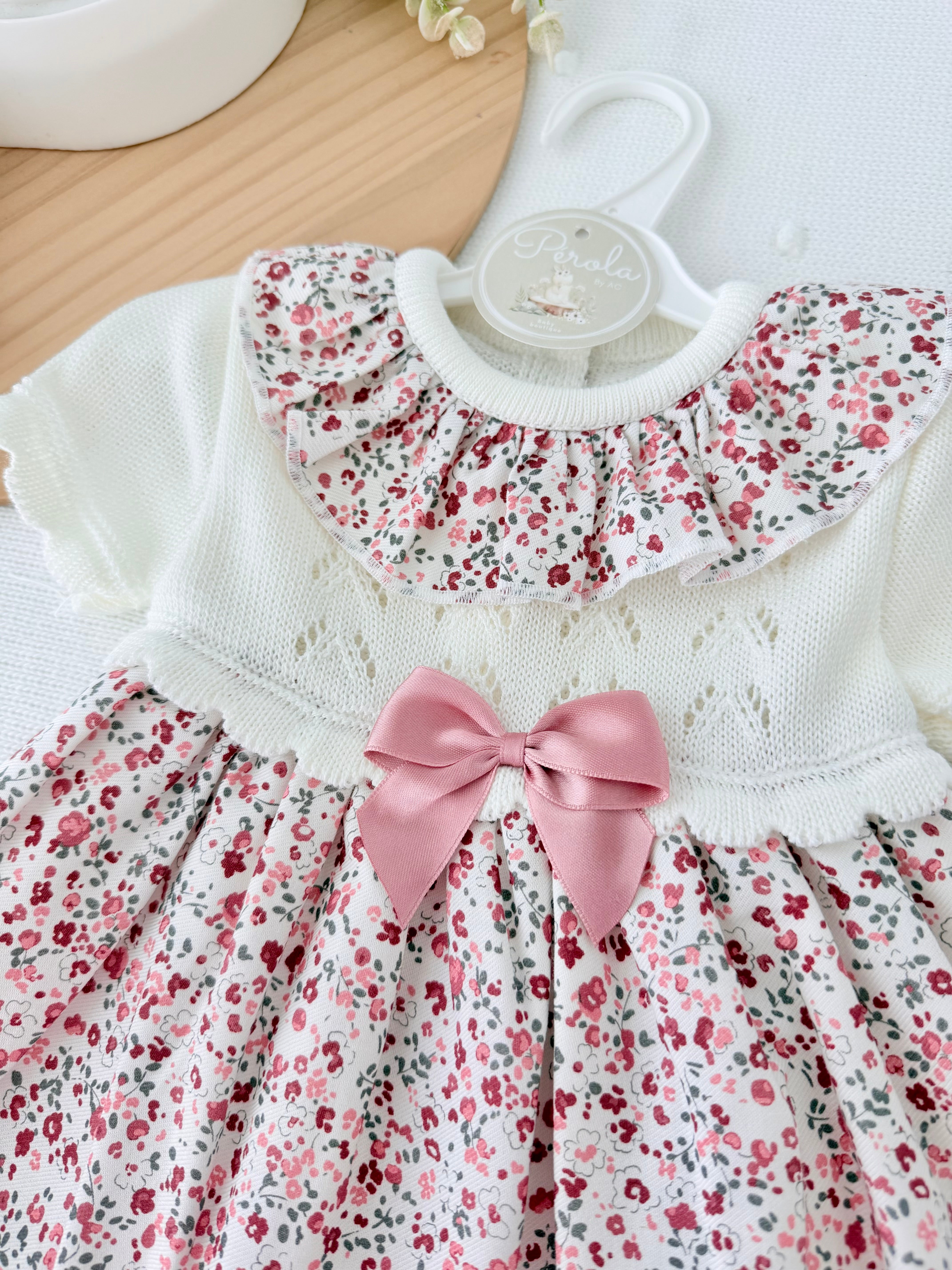 Vestido tema flores e laço 3-12M