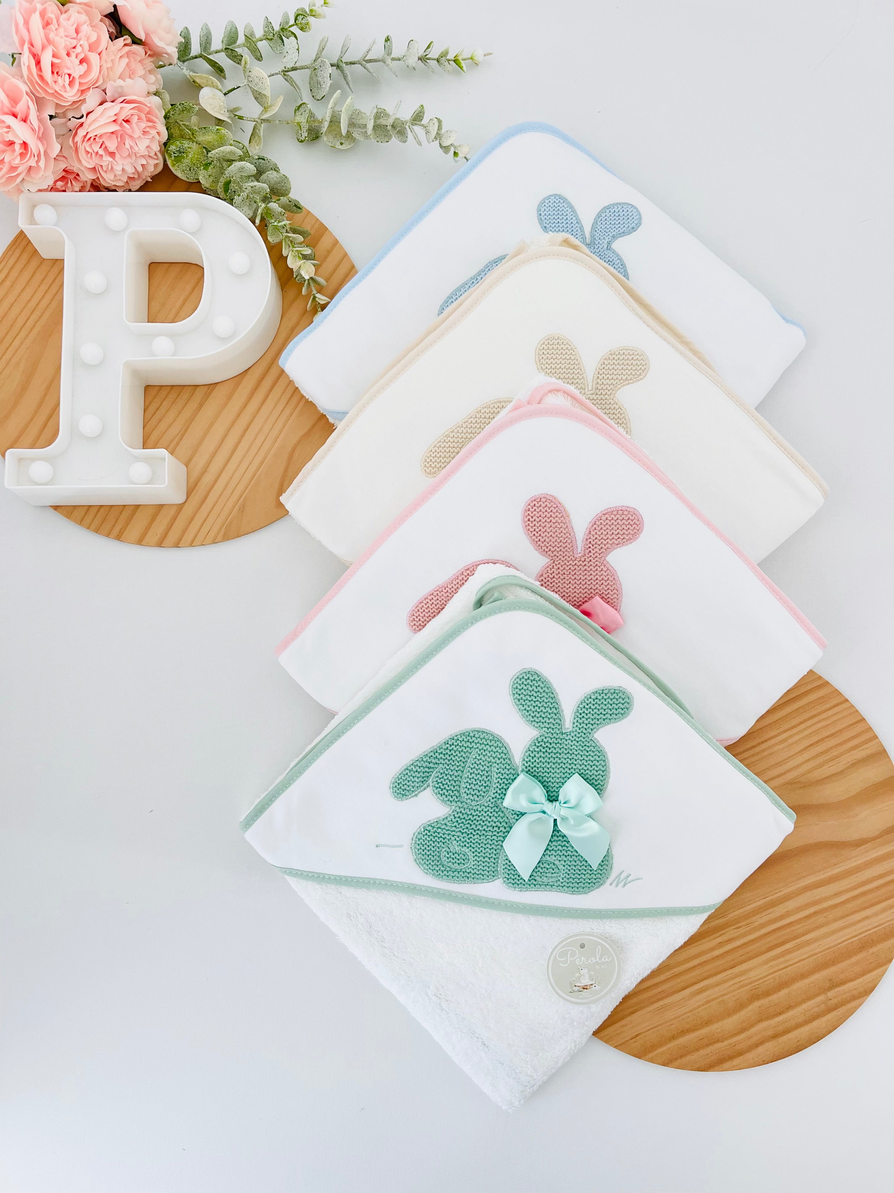 Toalha de banho tema coelhinhos