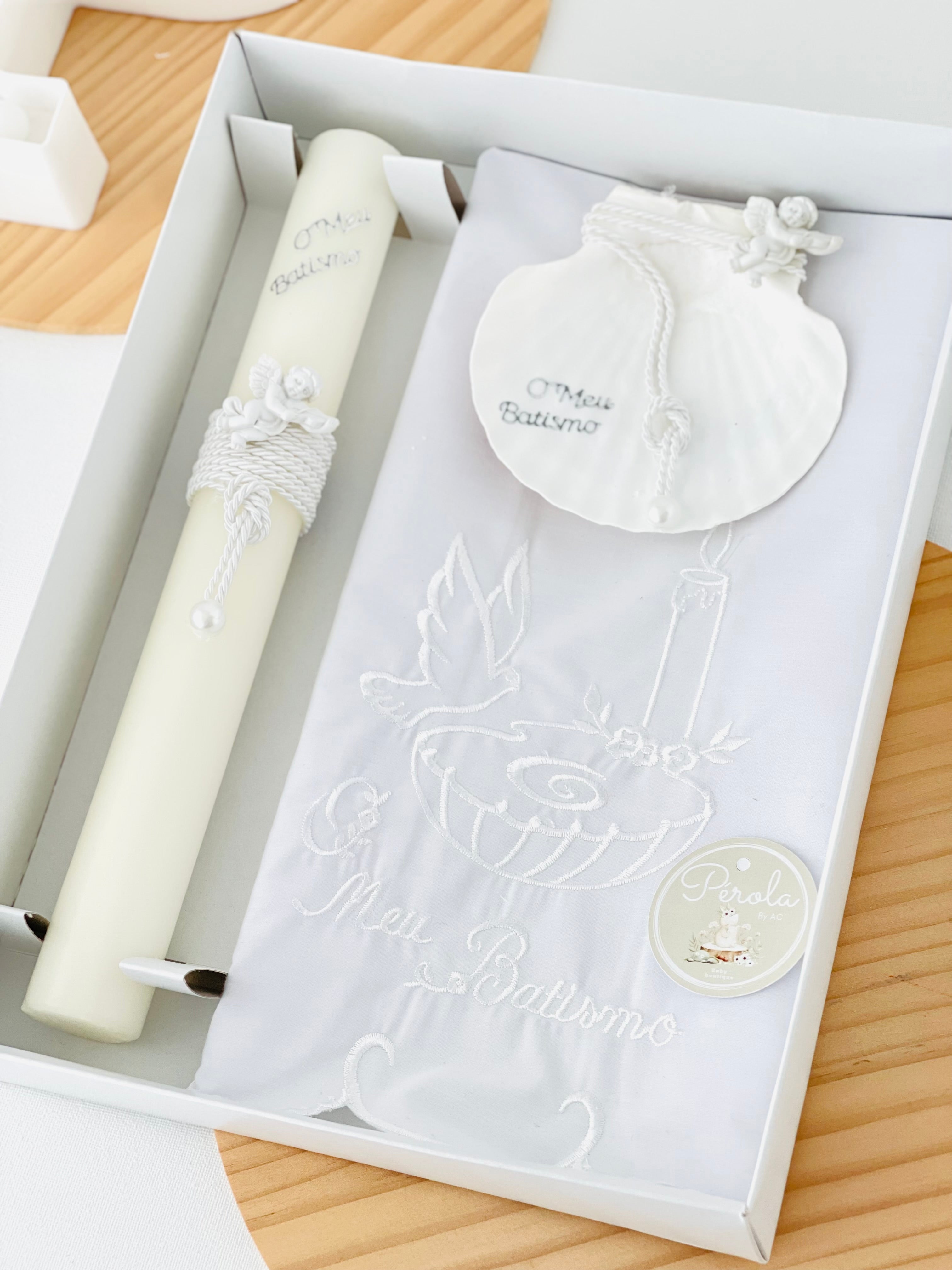 Conjunto para Batizado: vela, toalha e concha Batizado Pomba