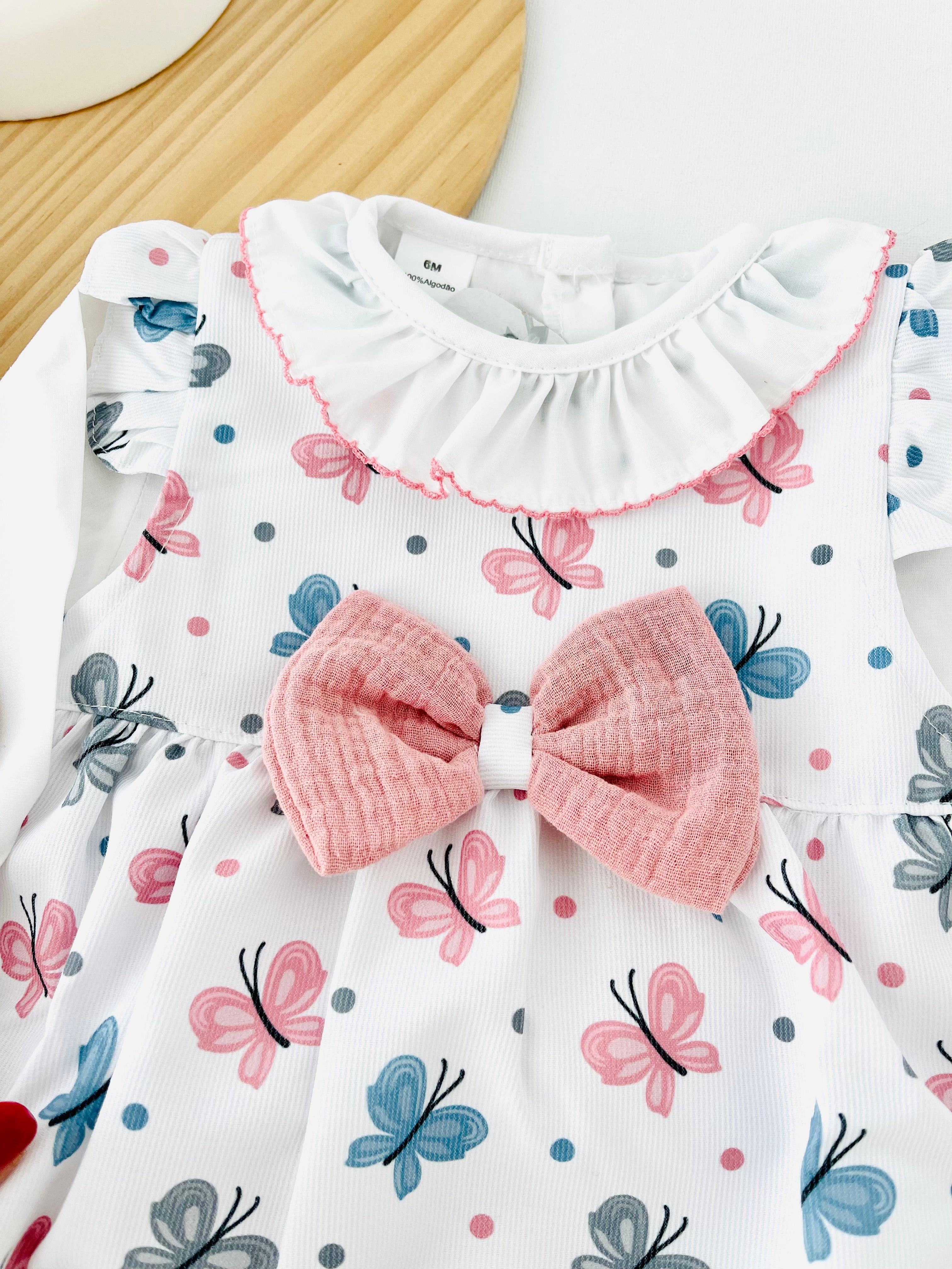 Vestido e blusa com borboletas