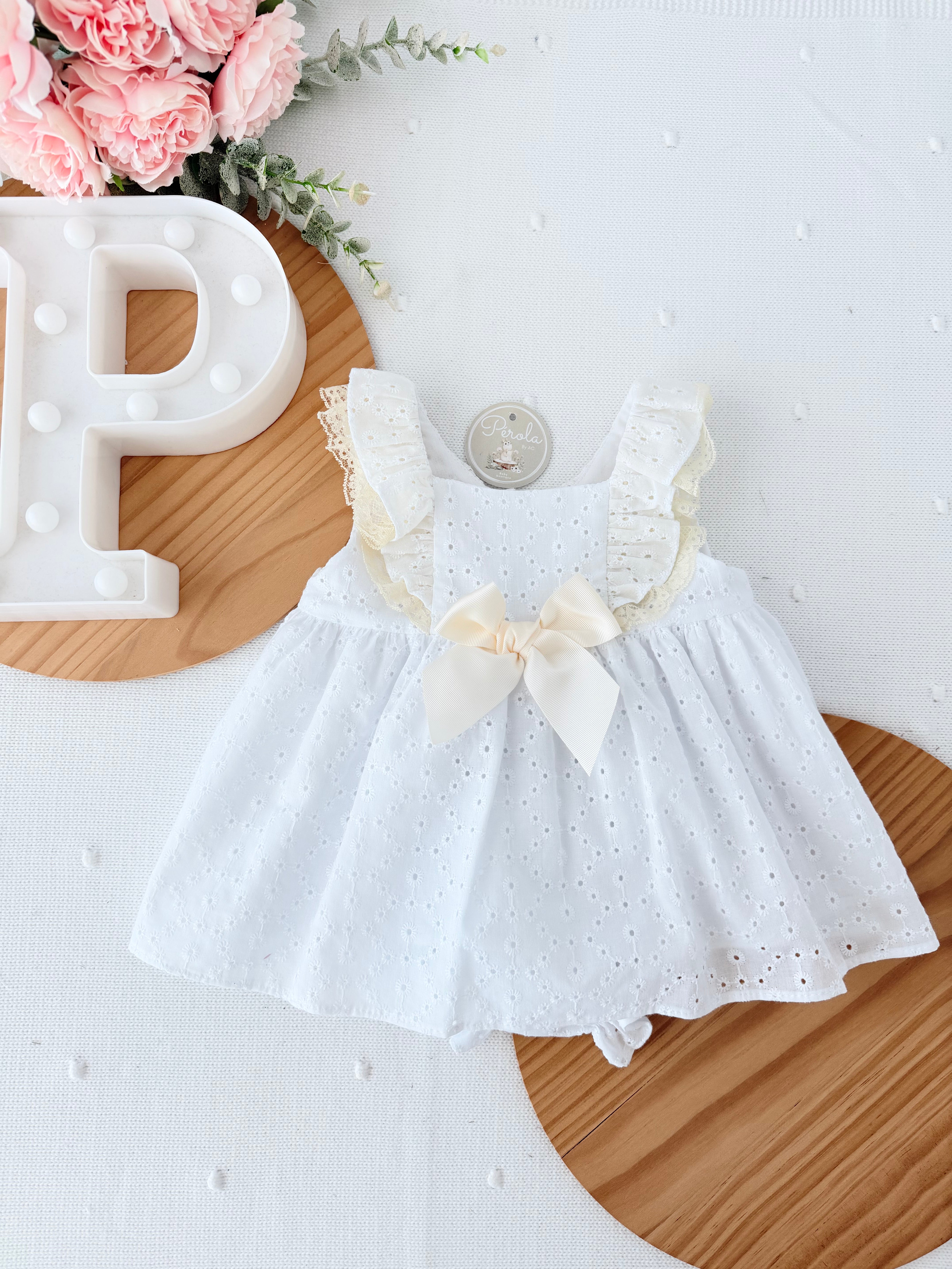 Conjunto cerimónia pérola: vestido e tapa fraldas