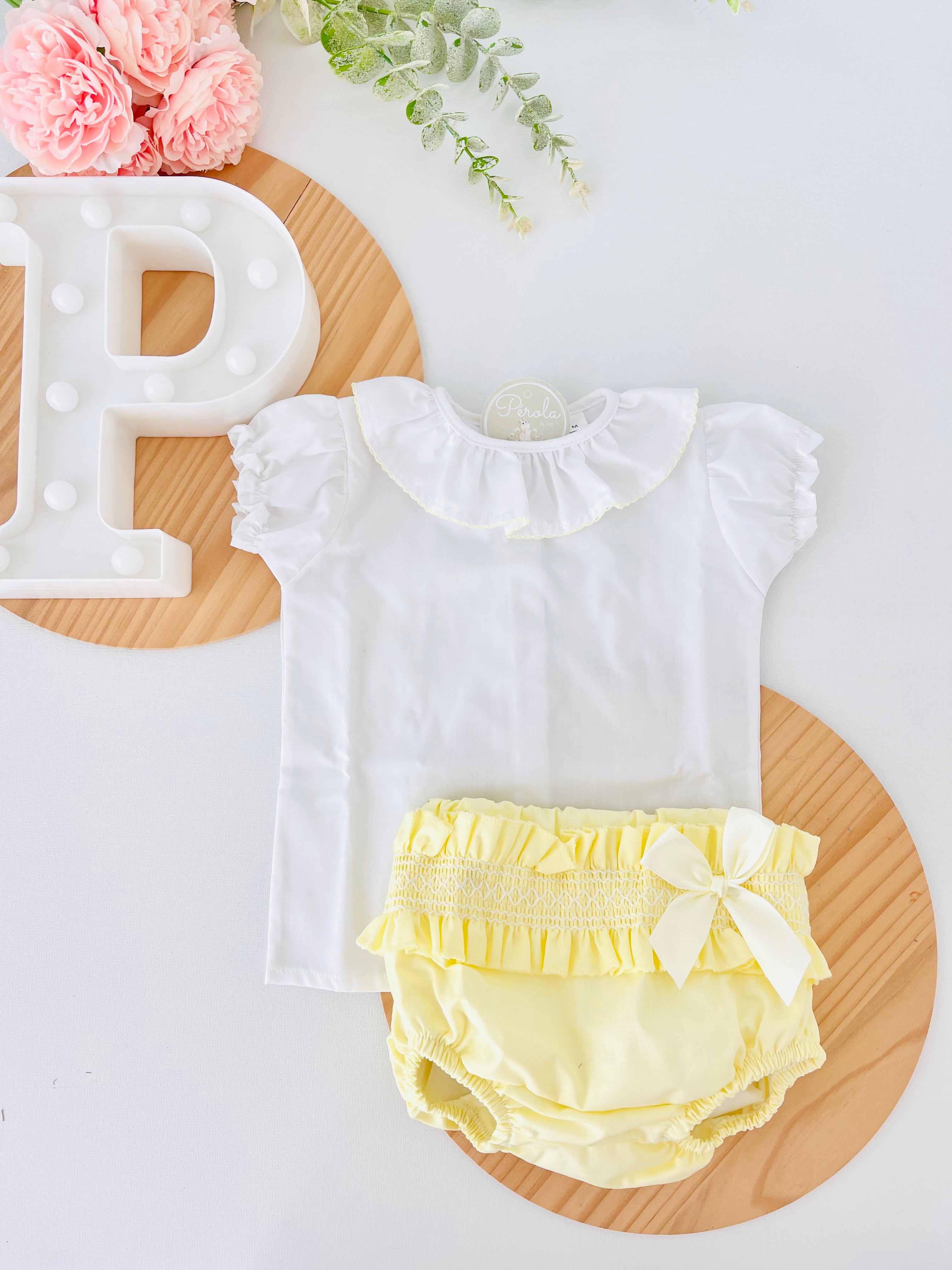 Blusa manga curta e tapa fraldas com laço