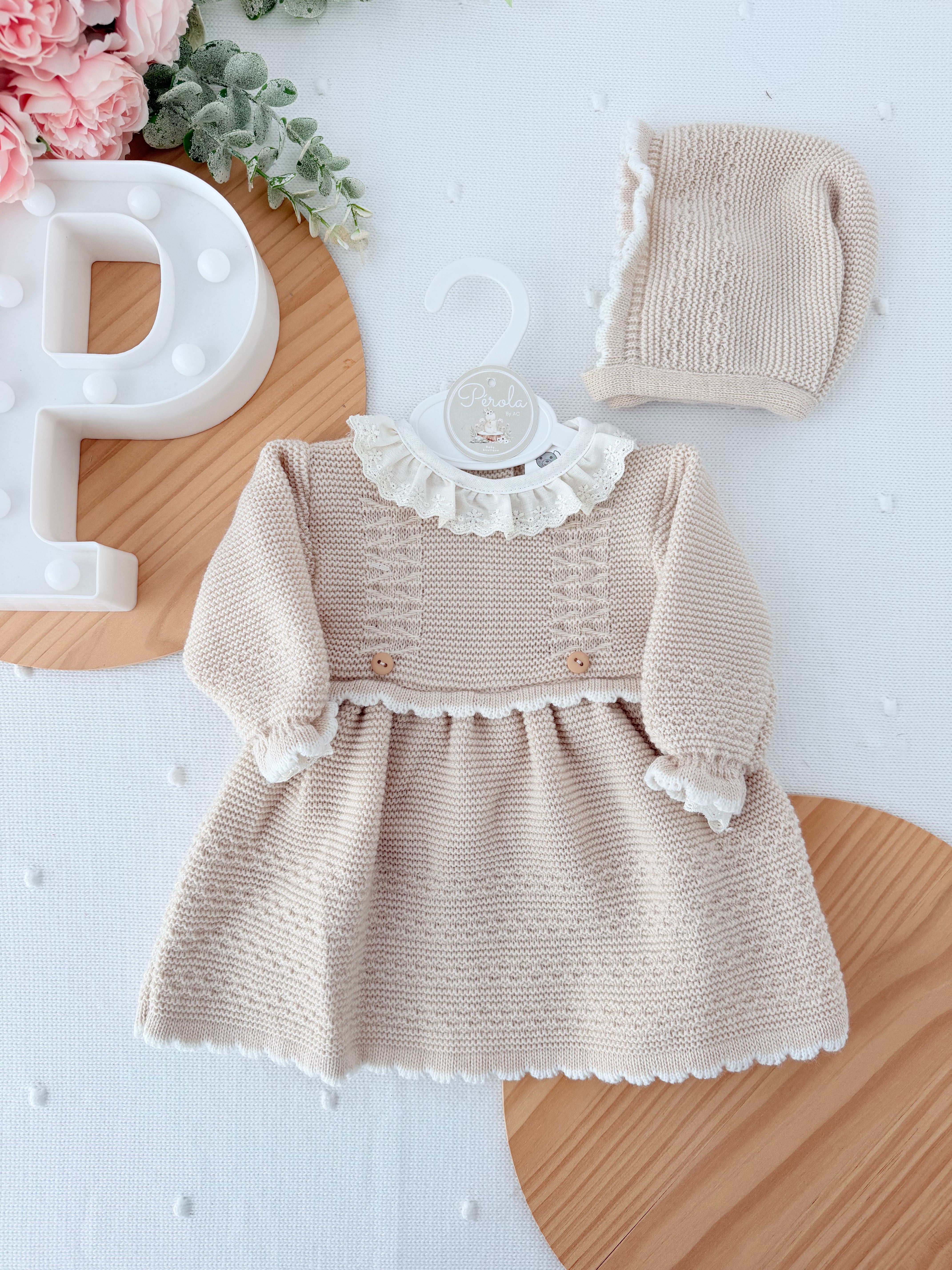 Vestido e touca bege - Outono Inverno