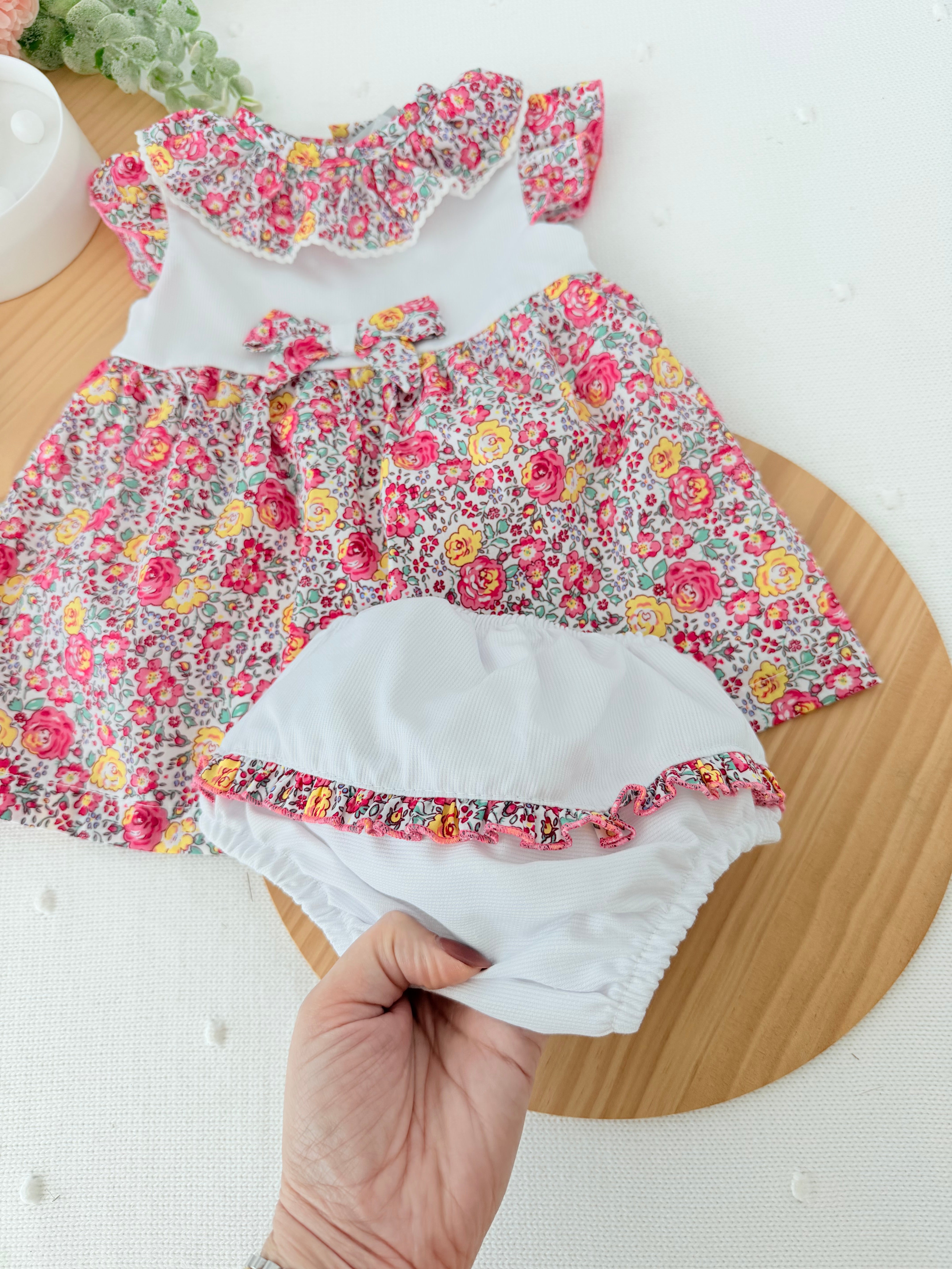 Conjunto vestido e tapa fraldas