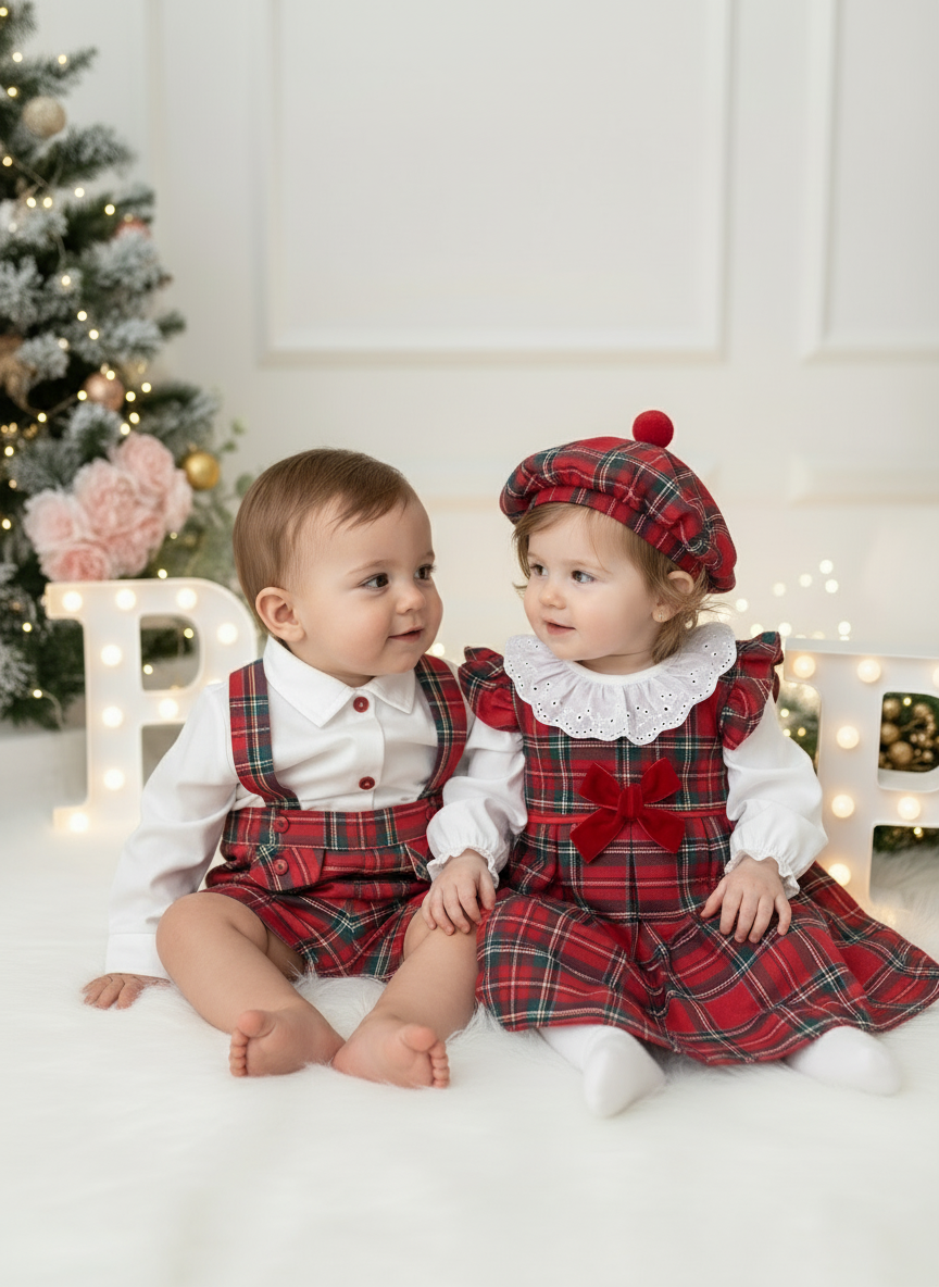 Conjunto Menino Tartan Vermelho e Azul - Calções com Alças e Camisa