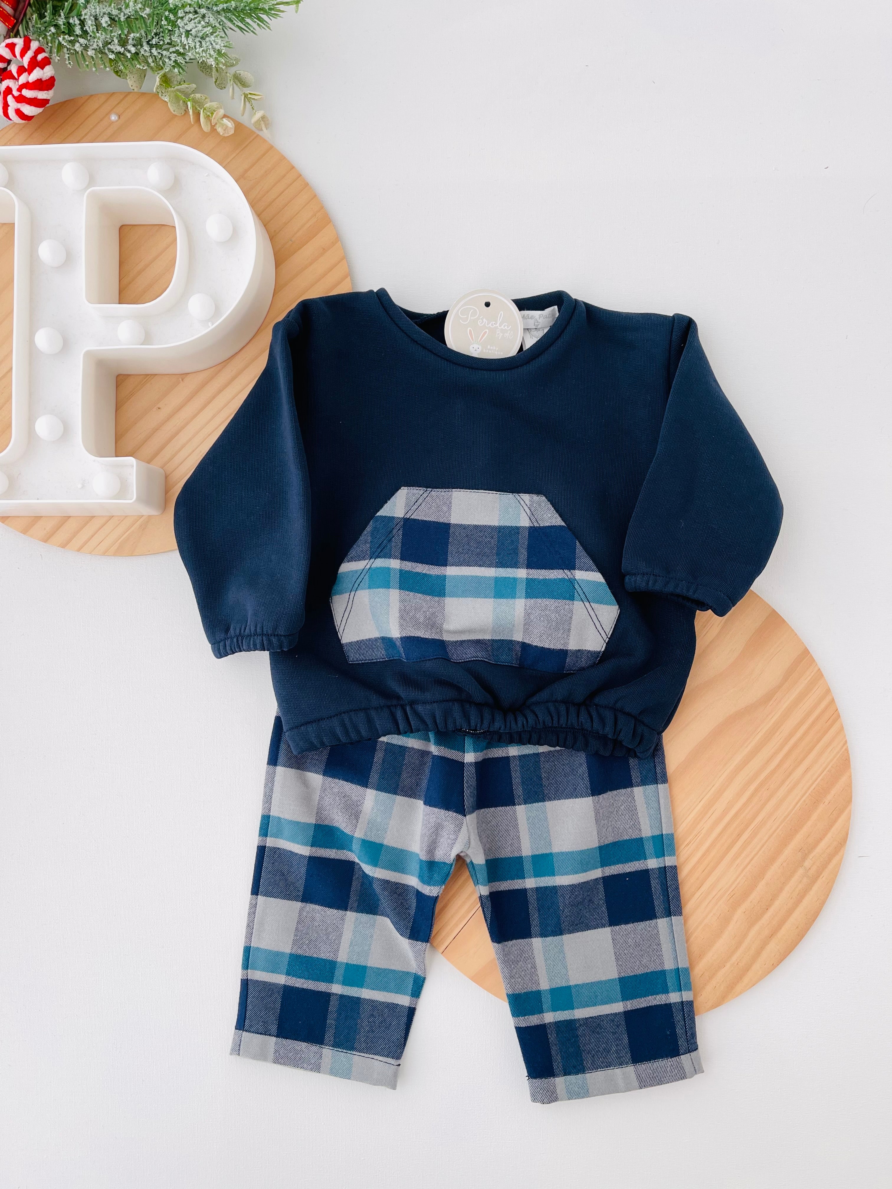 Conjunto camisola e calças