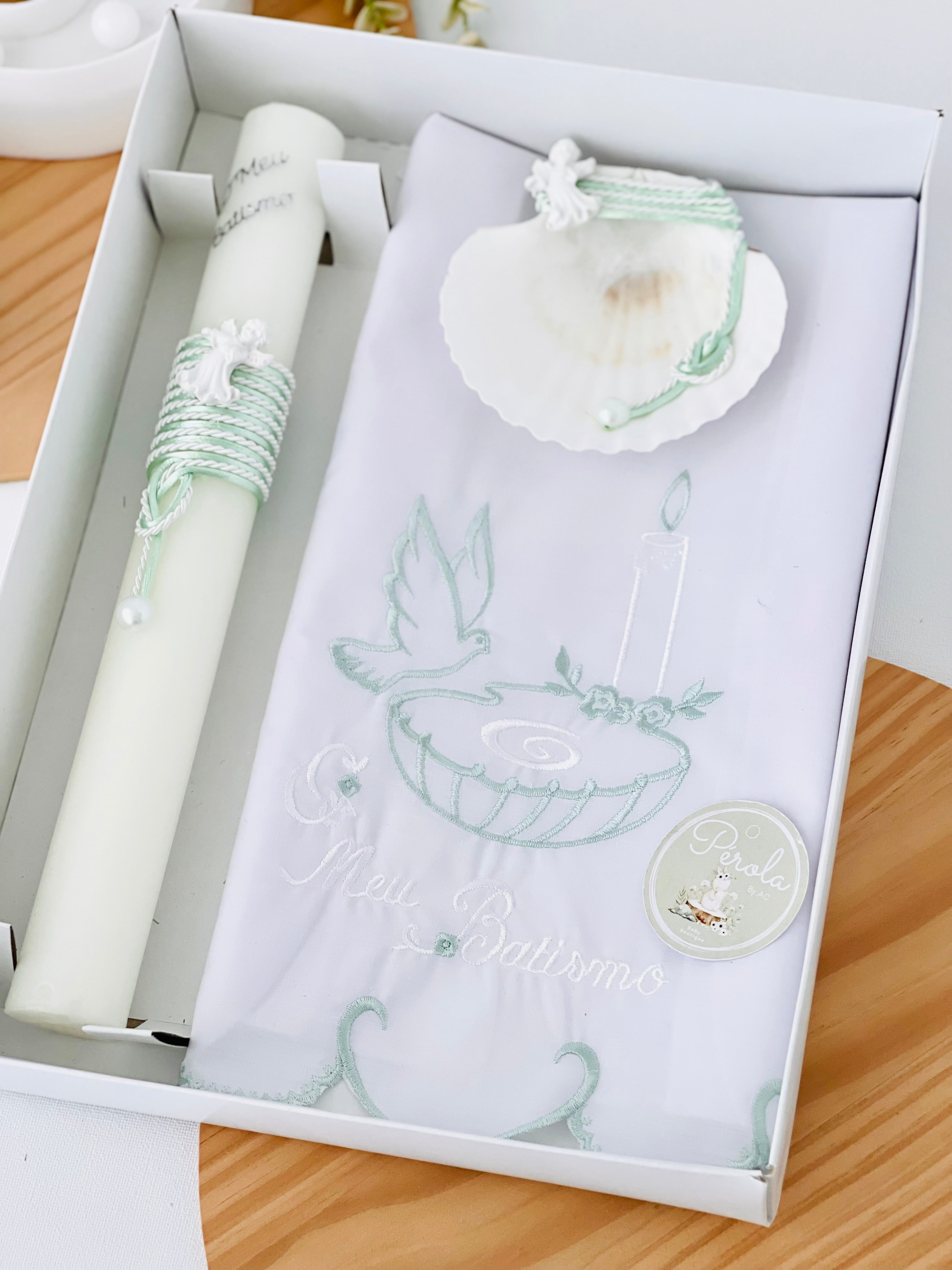 Conjunto para Batizado: vela, toalha e concha Batizado Pomba