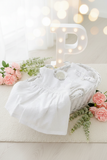 Conjunto plumeti branco: vestido e fita