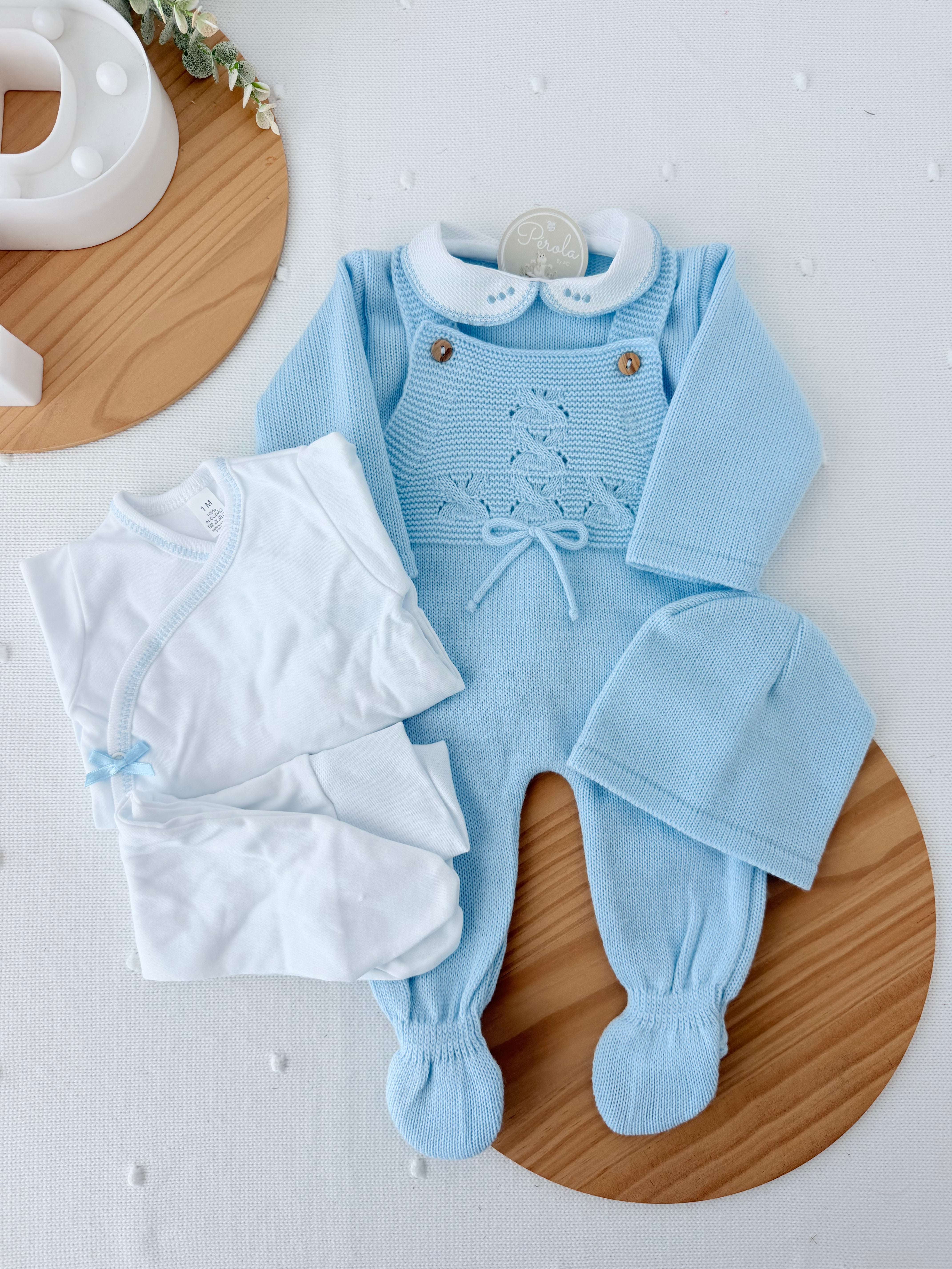 Pack saída de maternidade Azul 5 peças: body, calças, jardineiras, camisola e gorro