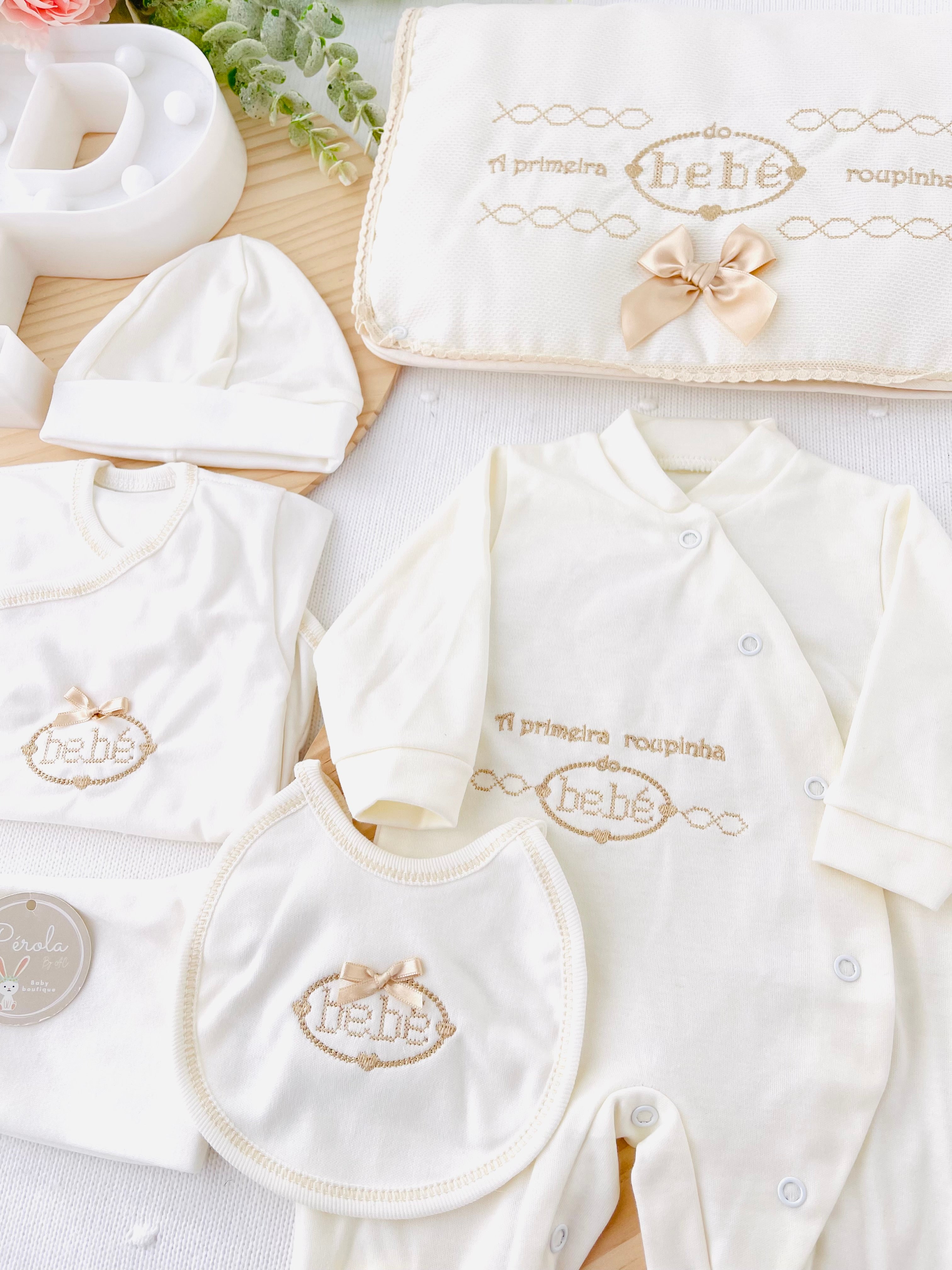 Conjunto primeira roupinha tema Bebé - 6 peças algodão