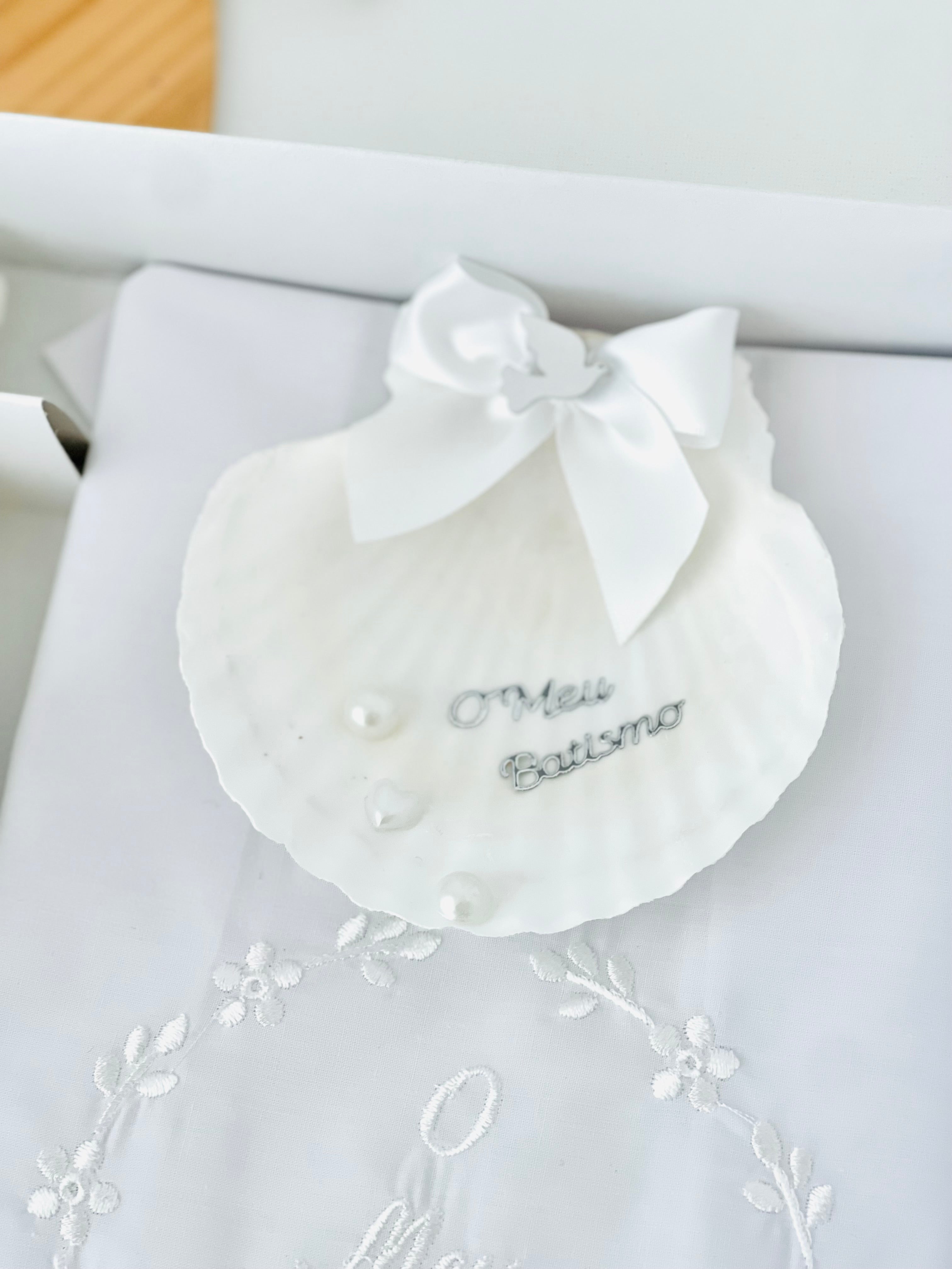 Conjunto para Batizado: vela, toalha e concha Batizado - Ramos