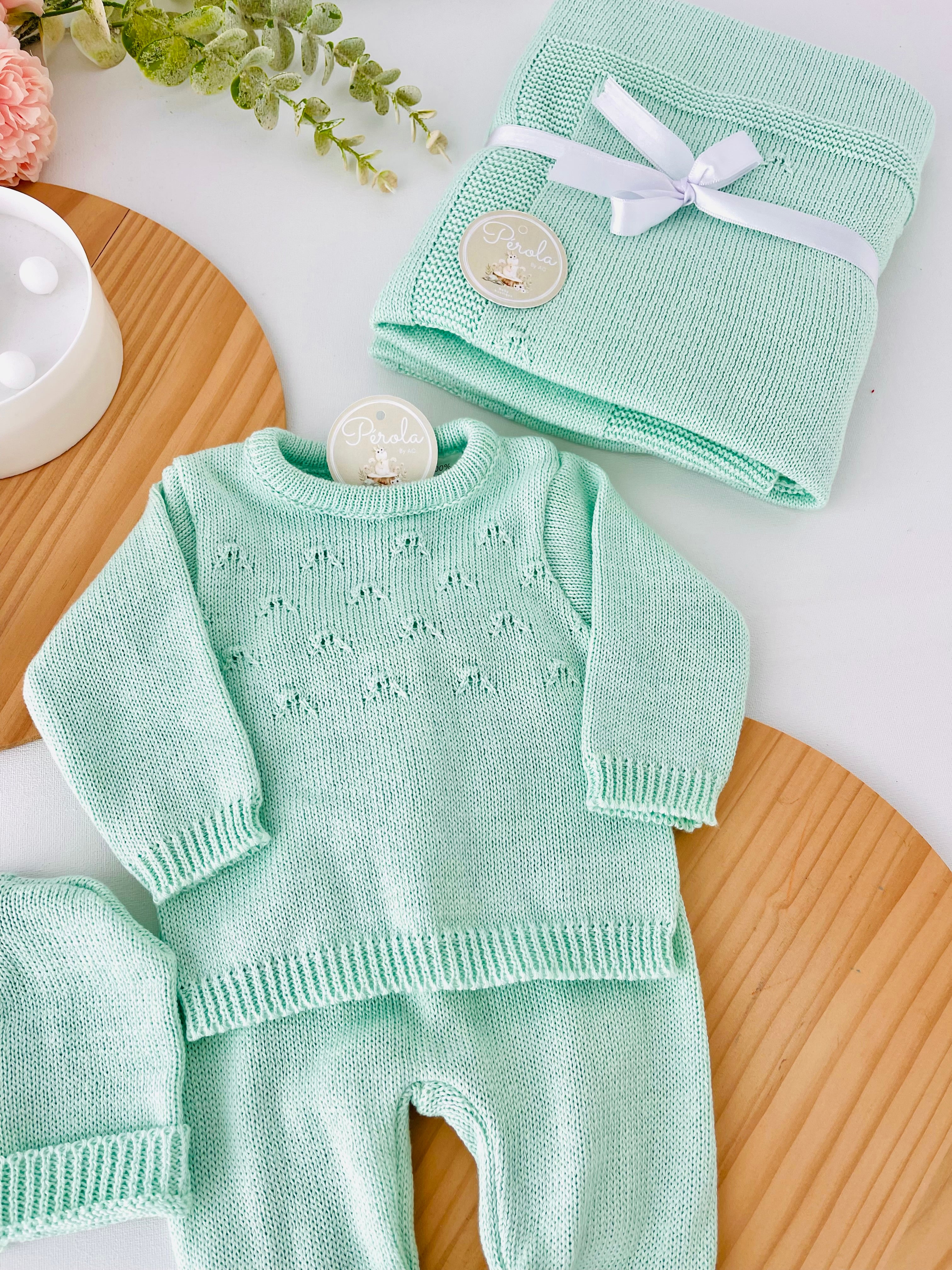 Pack Amorzinho ❤️ Saída de maternidade 4 peças: manta, camisola, calças e gorro