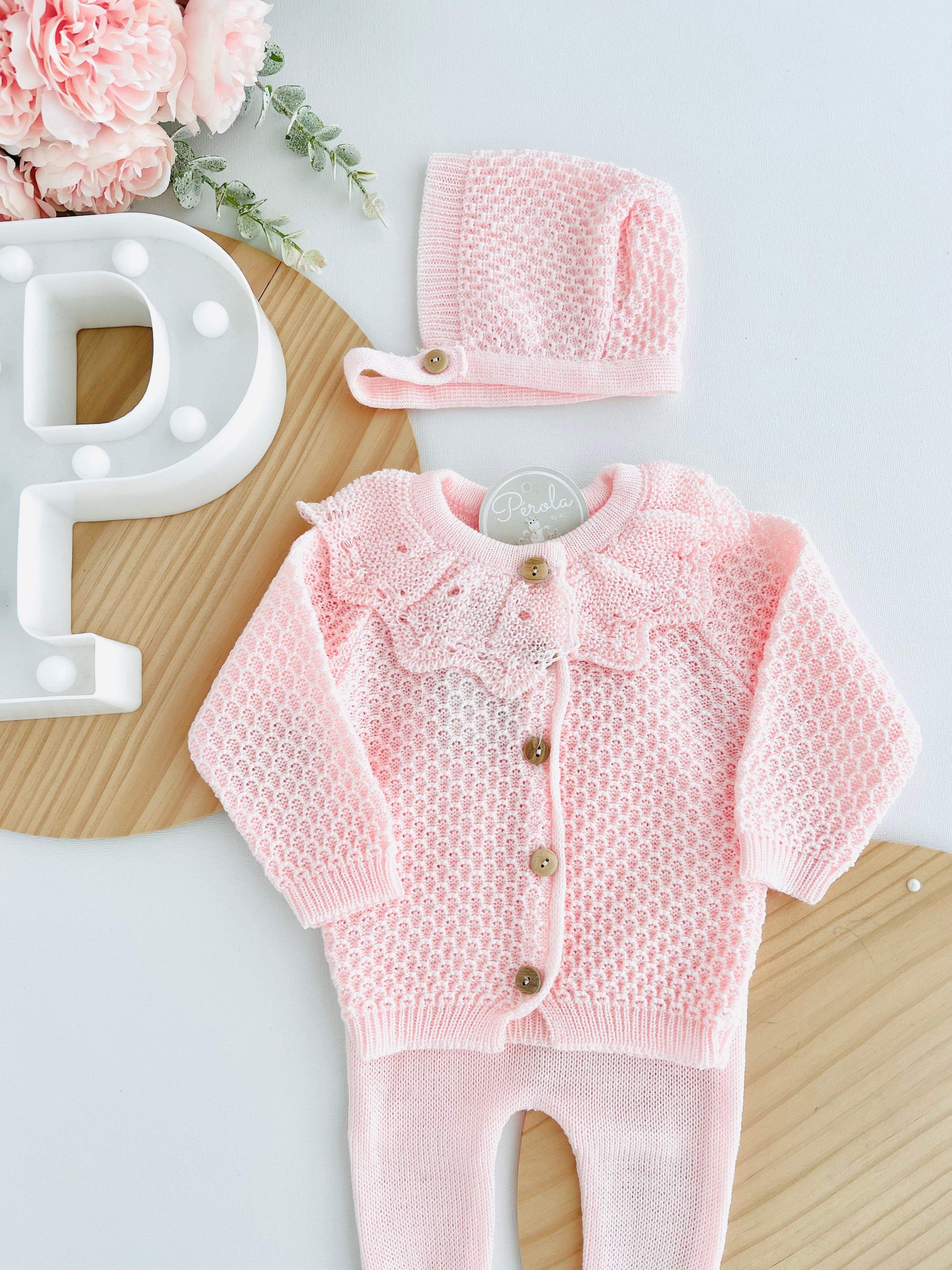 Conjunto malha com golinha: casaco, calças e touca- malha fina