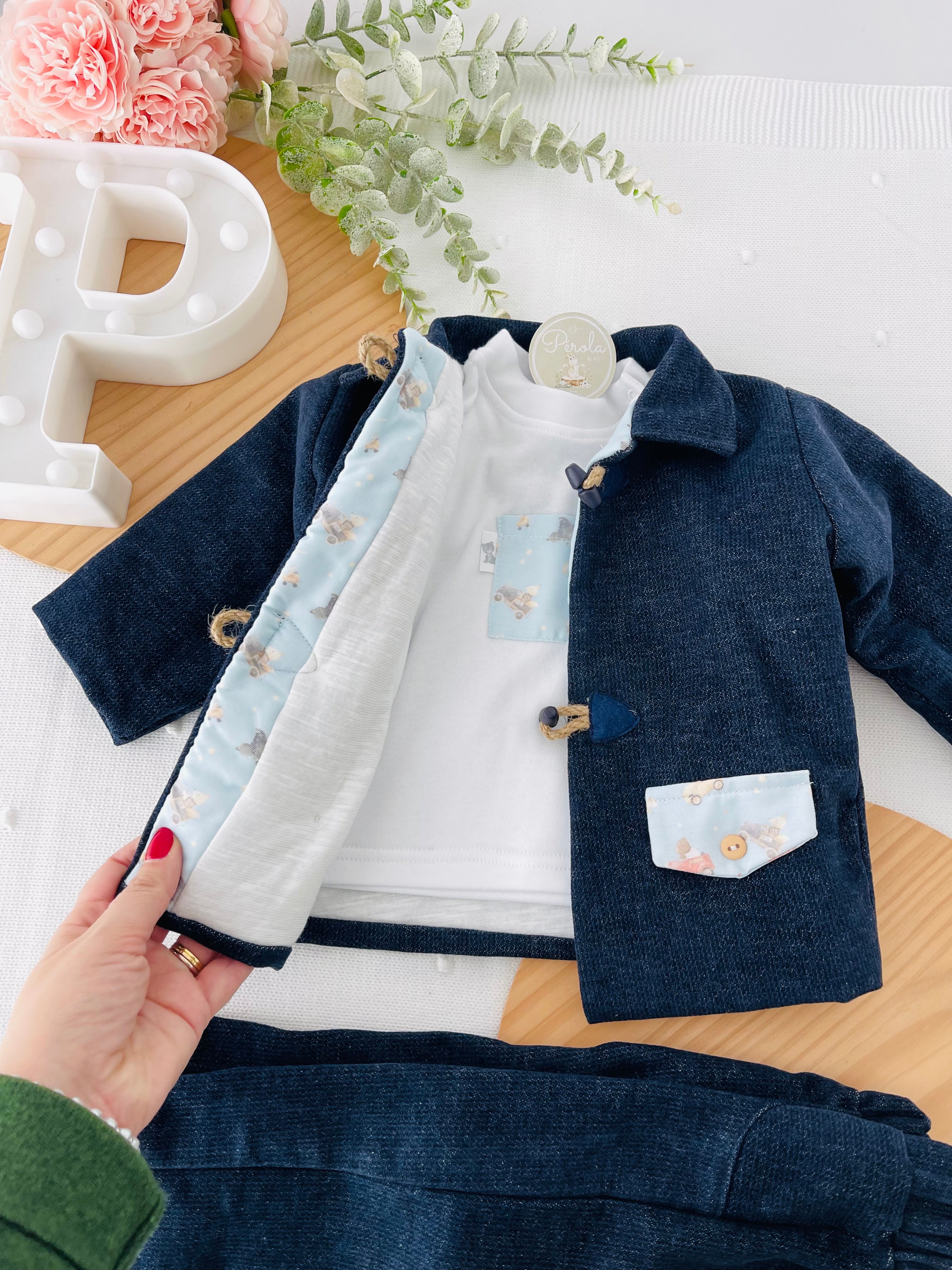 Conjunto menino 3 peças: casaco, calças e camisola