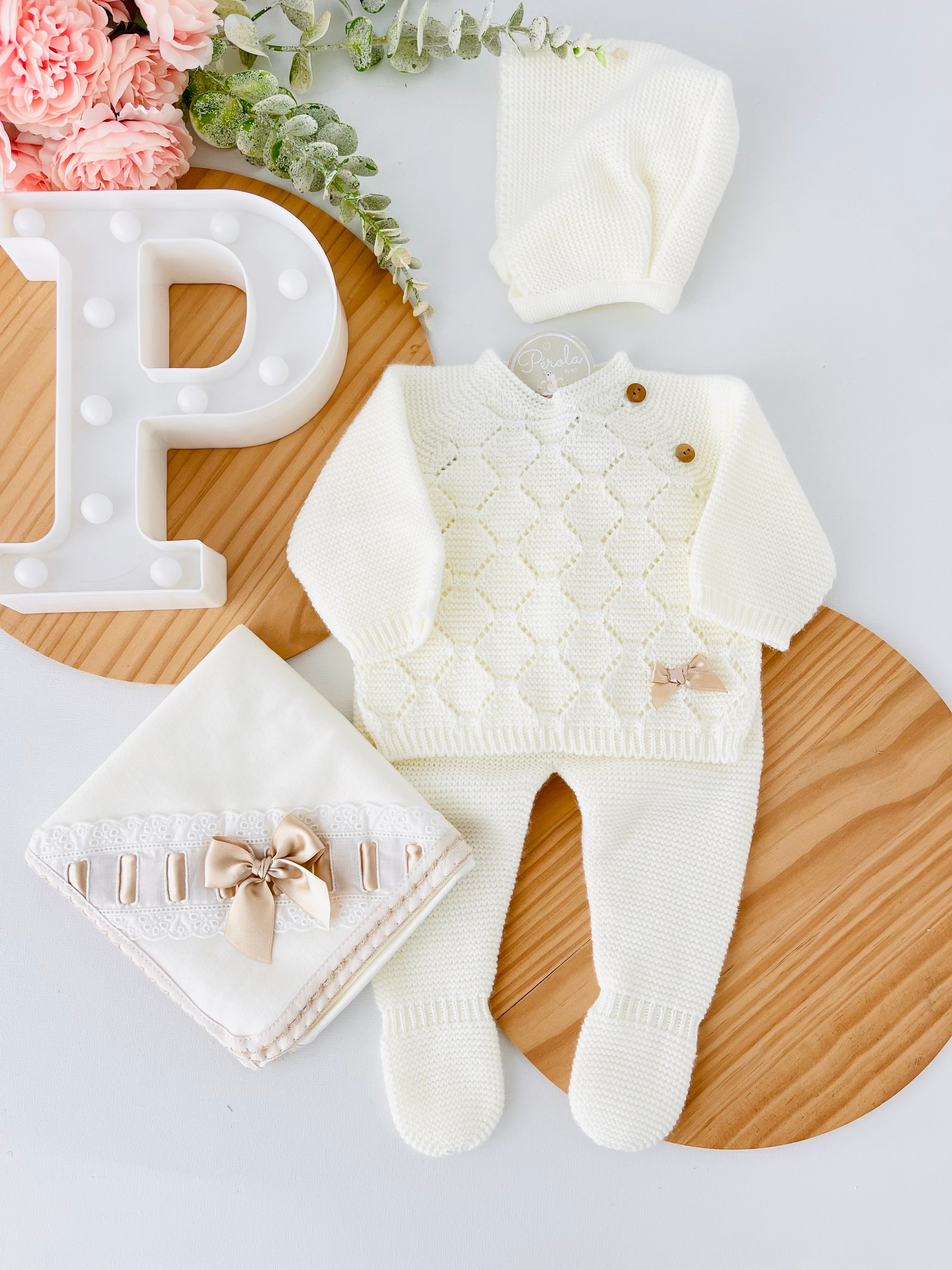 Conjunto malha colmeia para recém nascidos camisola, calças e touca - Outono/Inverno