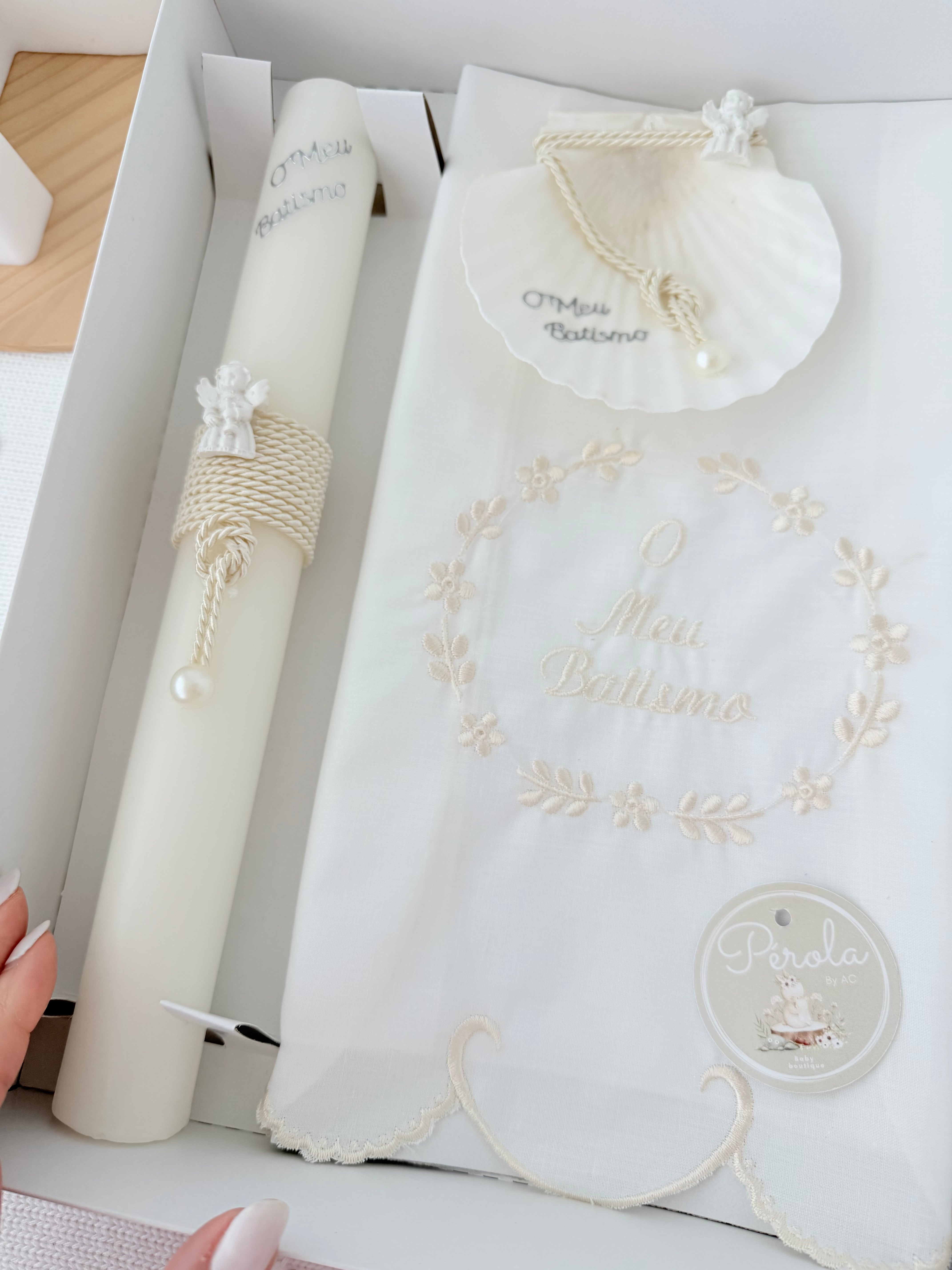 Conjunto para Batizado: vela, toalha e concha Batizado - Ramos