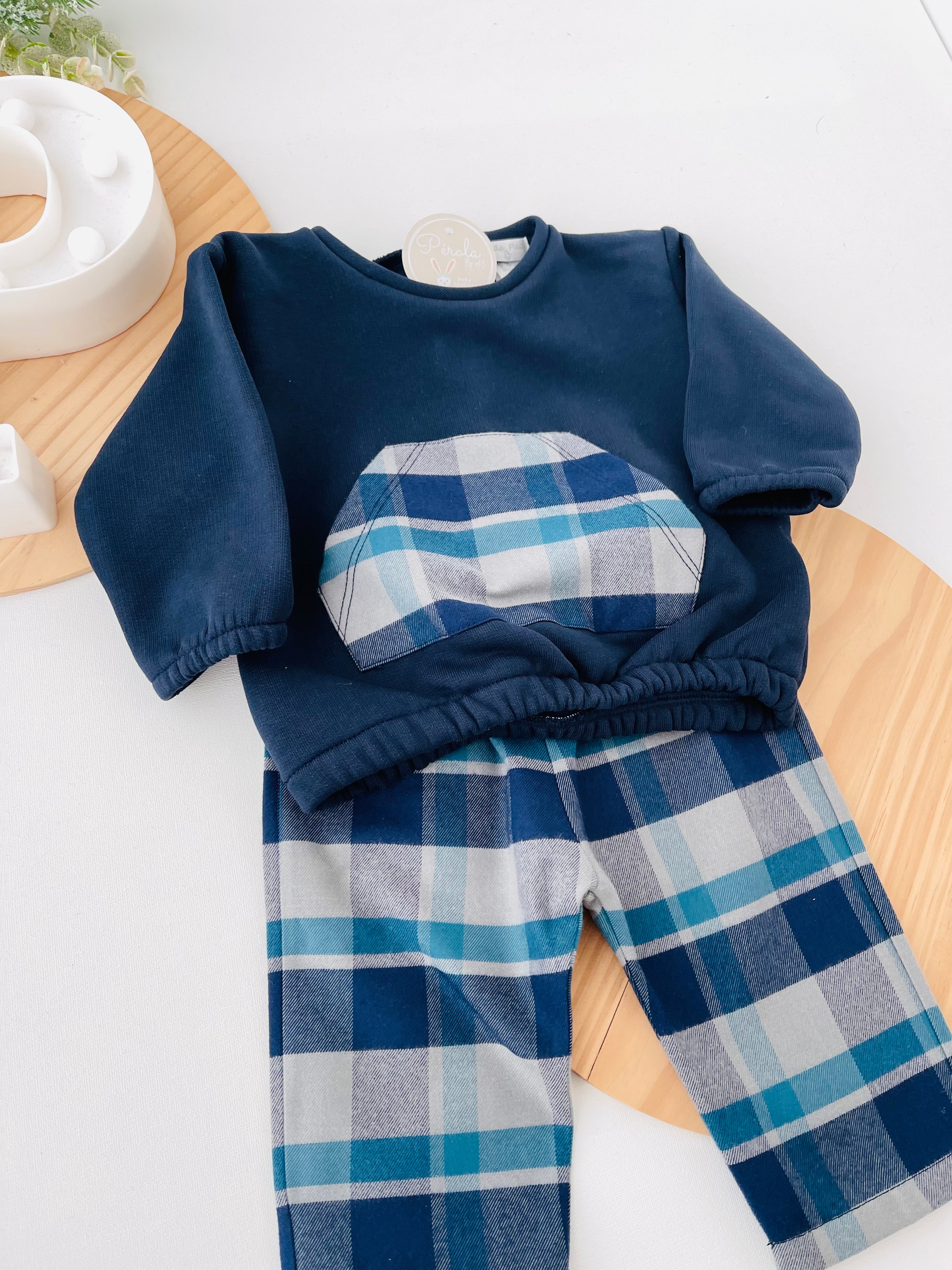 Conjunto camisola e calças