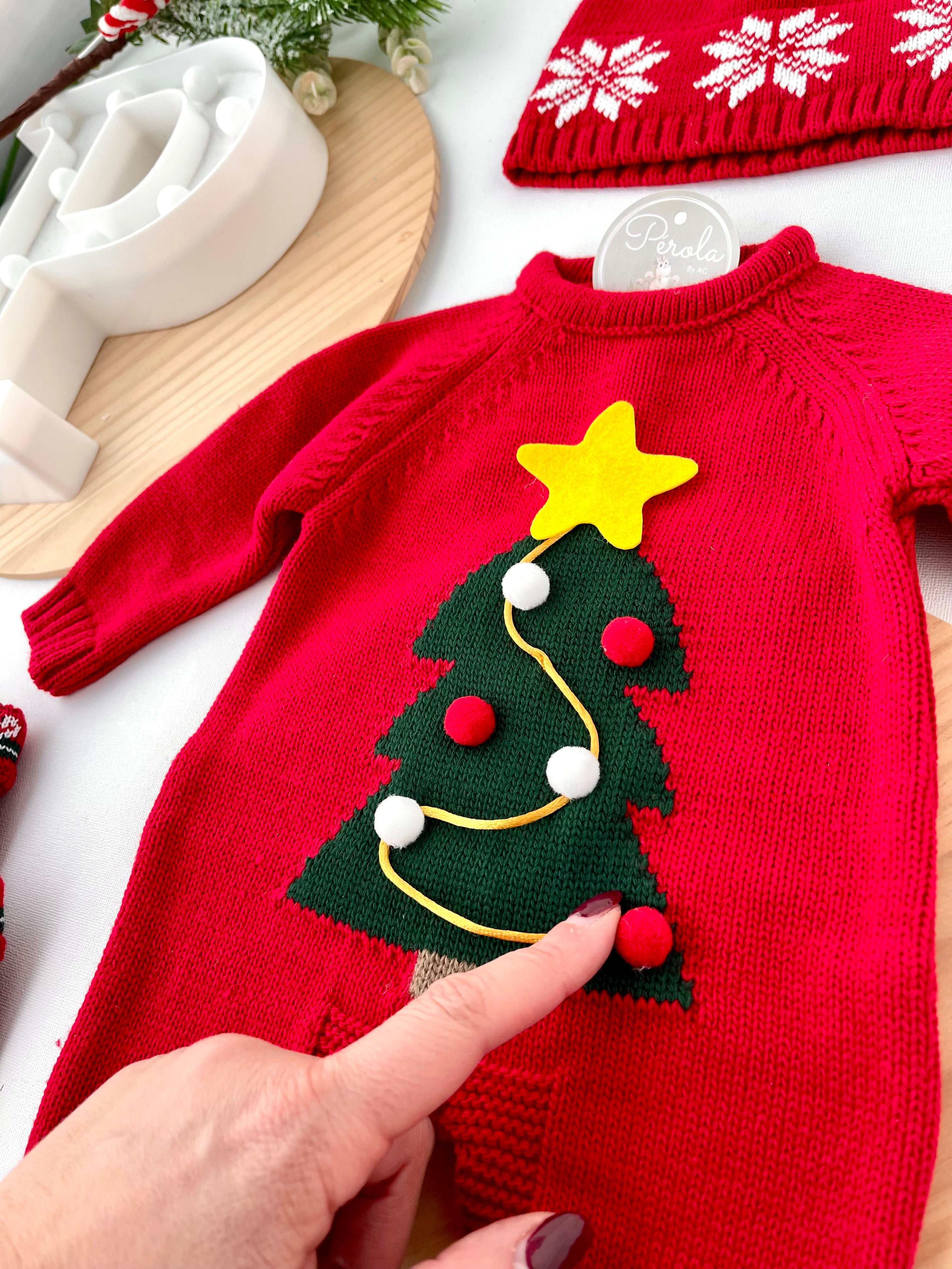 Conjunto Pinheiro de Natal: Macacão, gorro e carapins