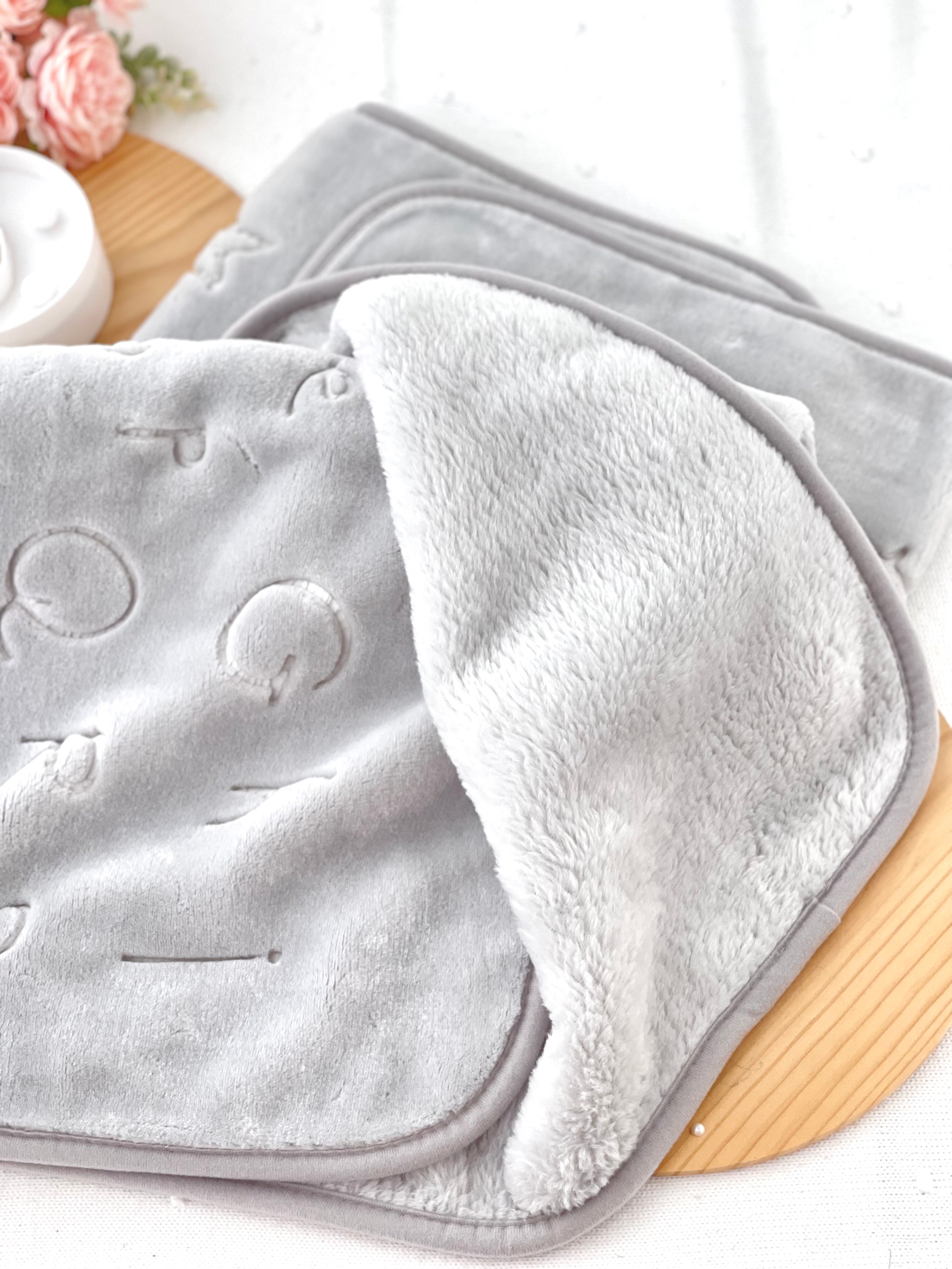 Cobertores para berços “next to me” e Alcofas