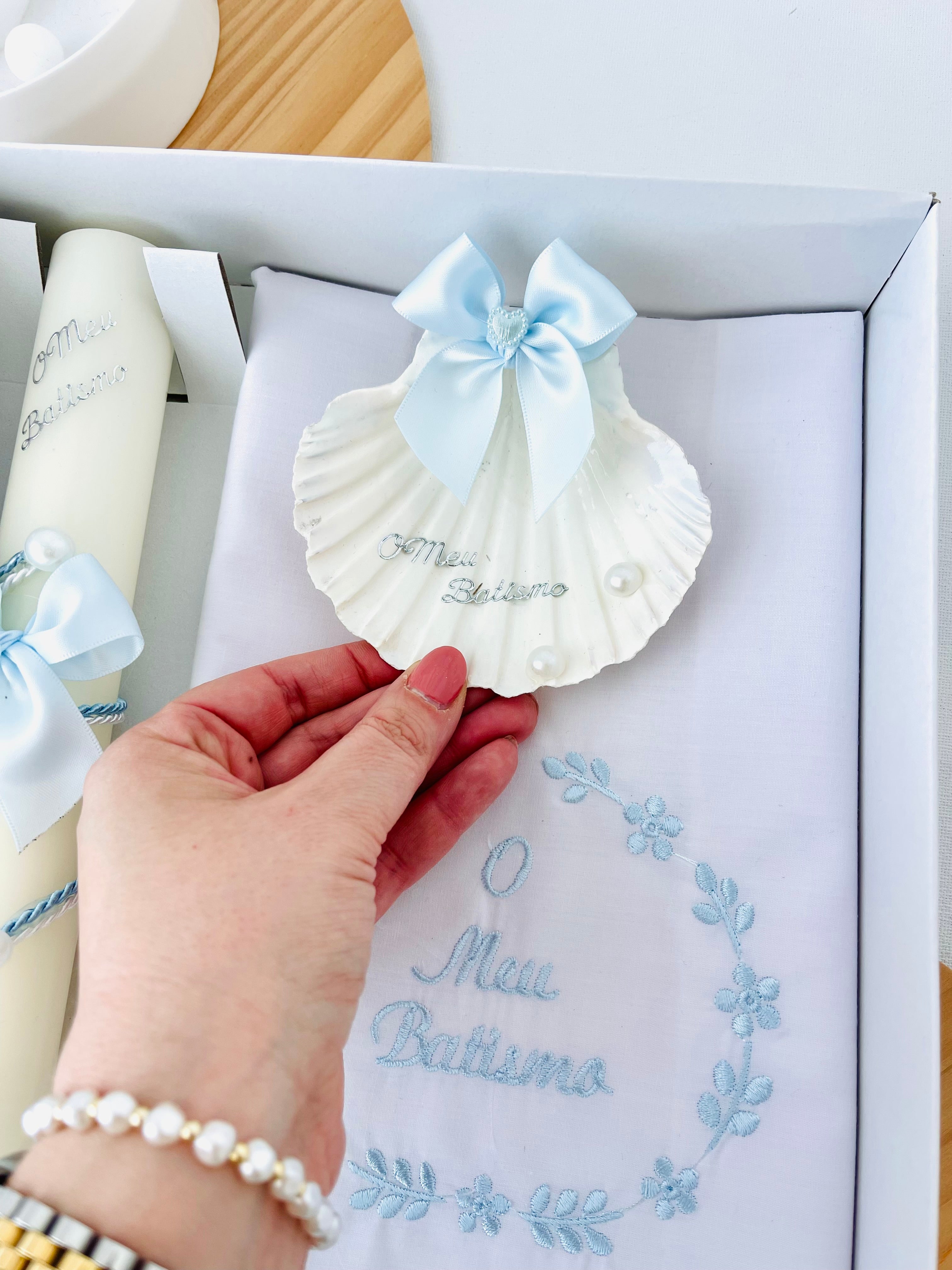 Conjunto para Batizado: vela, toalha e concha Batizado - Ramos