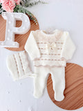 Conjunto princesinha de malha pérola com bordado inglês