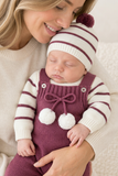 Conjunto risquinhas berinjela: jardineiras, camisola e gorro