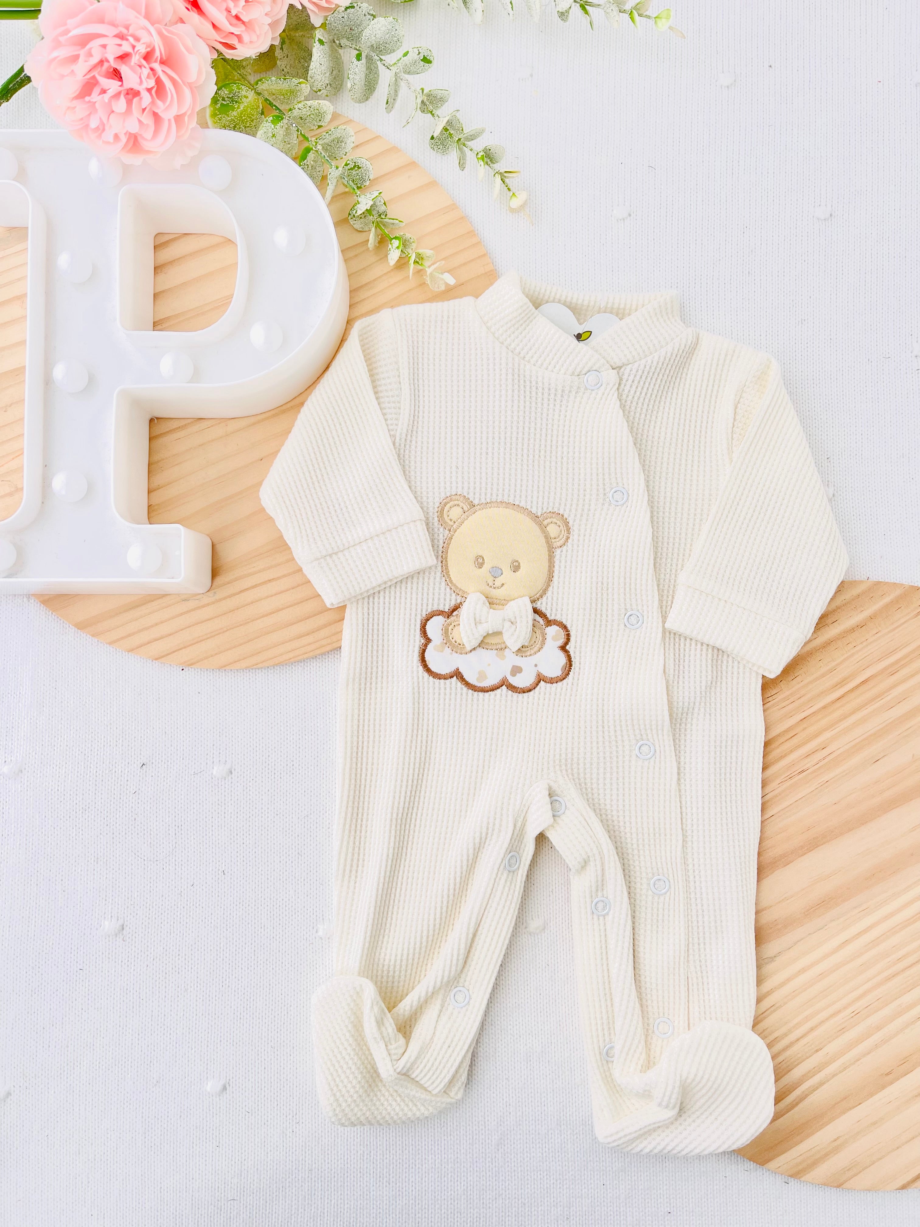 Babygrow ursinho com laço em algodão