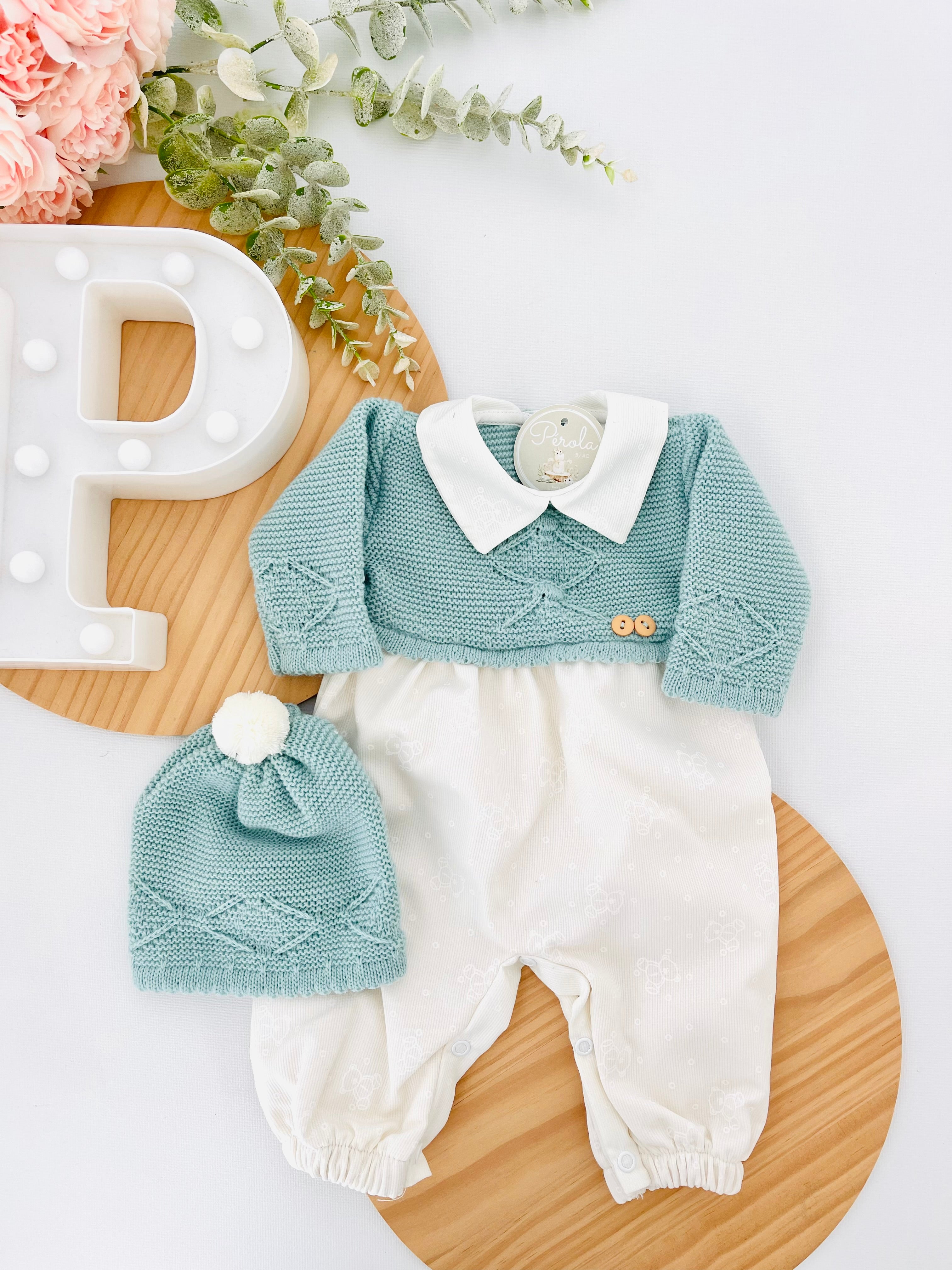 Conjunto quentinho: macacão e gorro