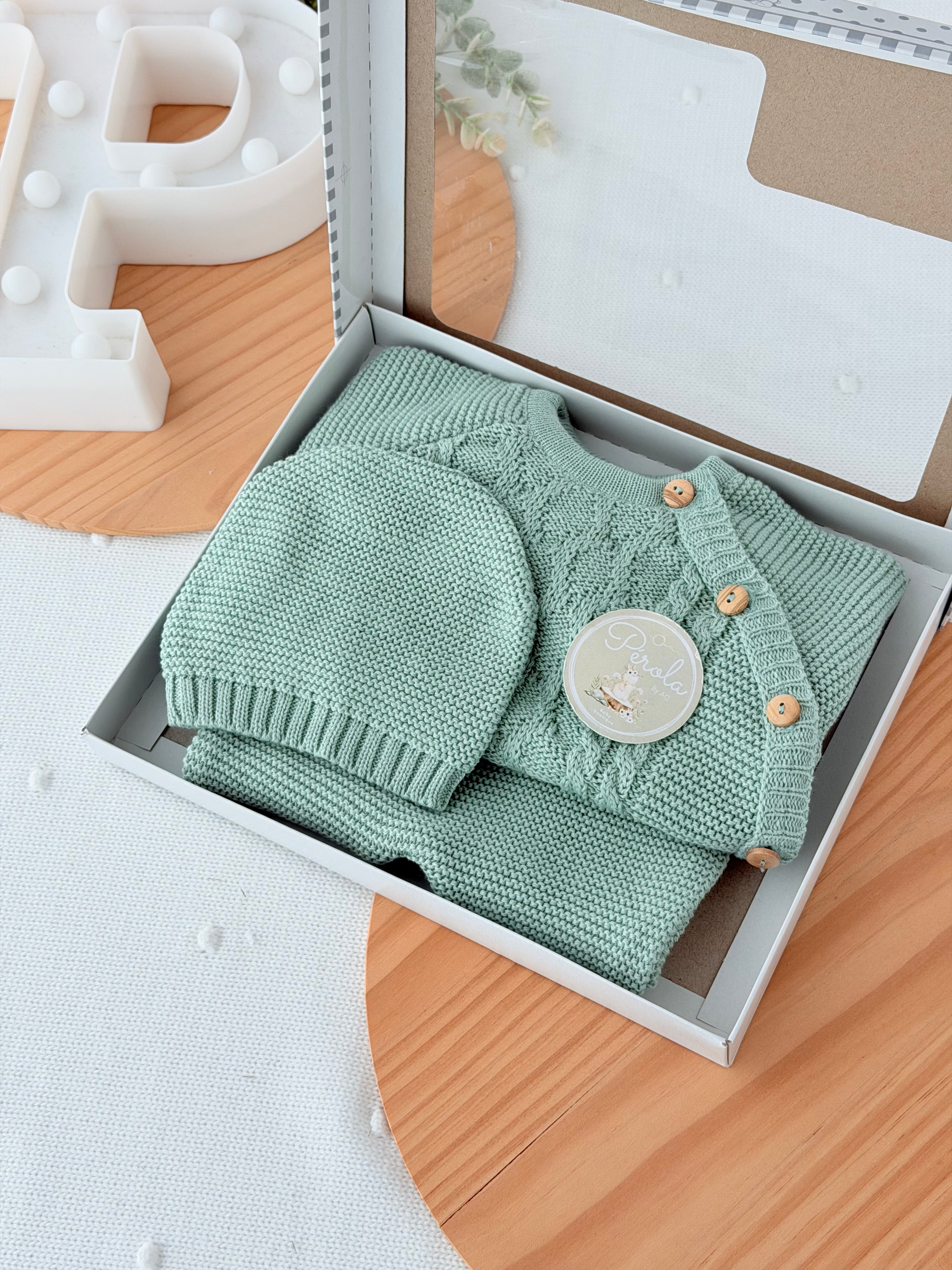 Conjunto malha 100% algodão: camisola, calças e gorro