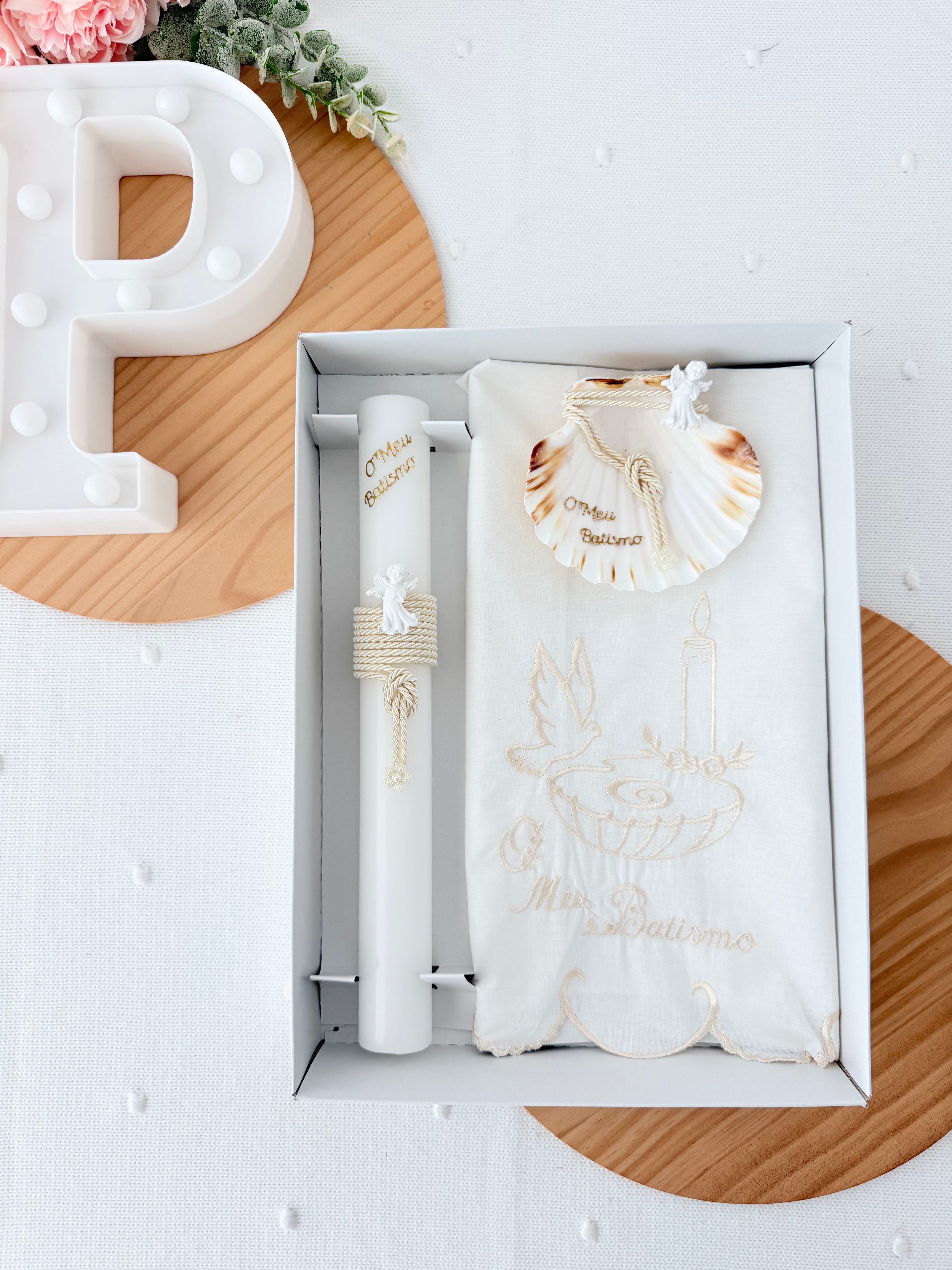 Conjunto para Batizado: vela, toalha e concha Batizado Pomba