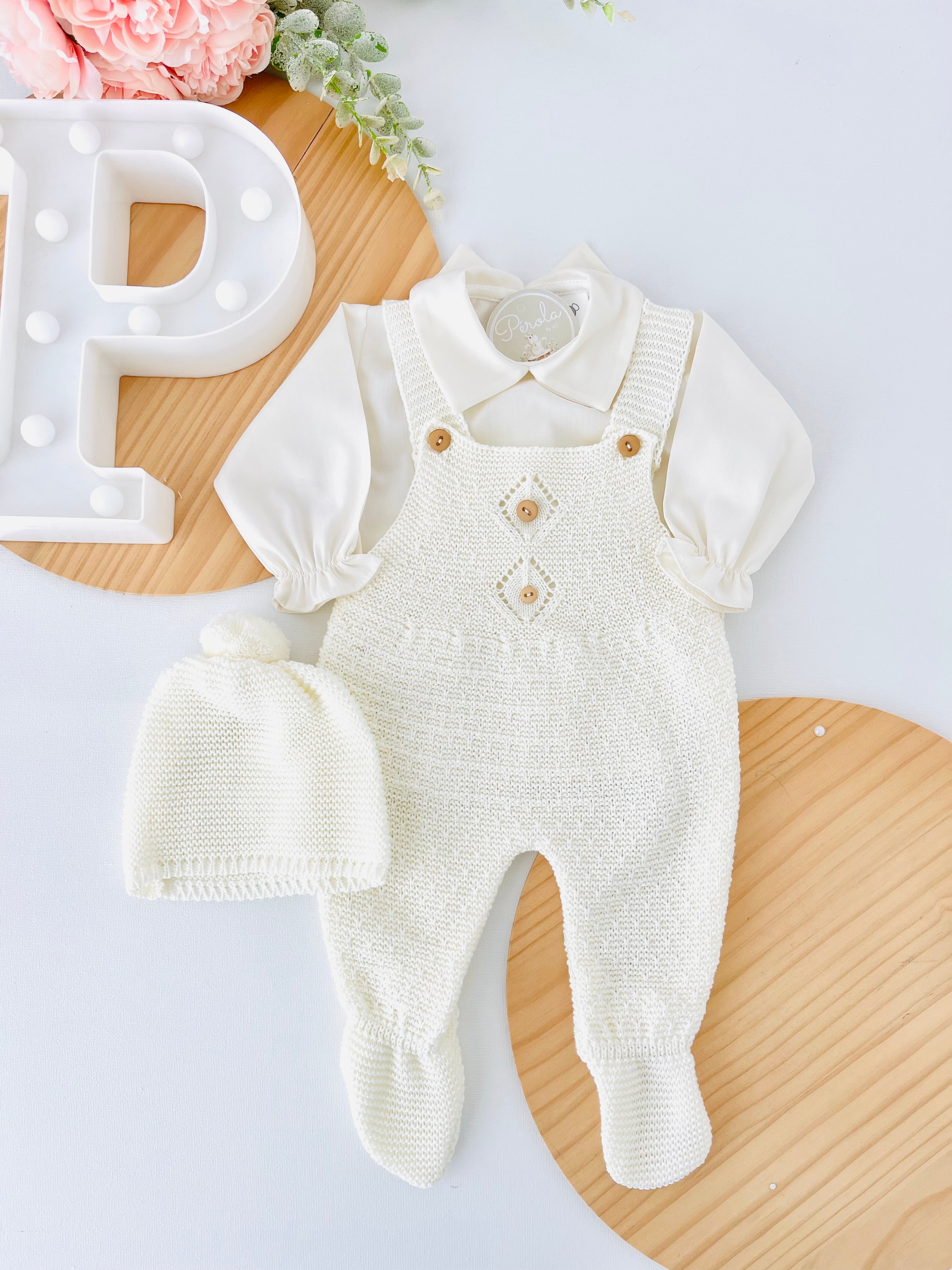 Saída de maternidade: camisa, gorro e jardineiras com pé - 100% algodão