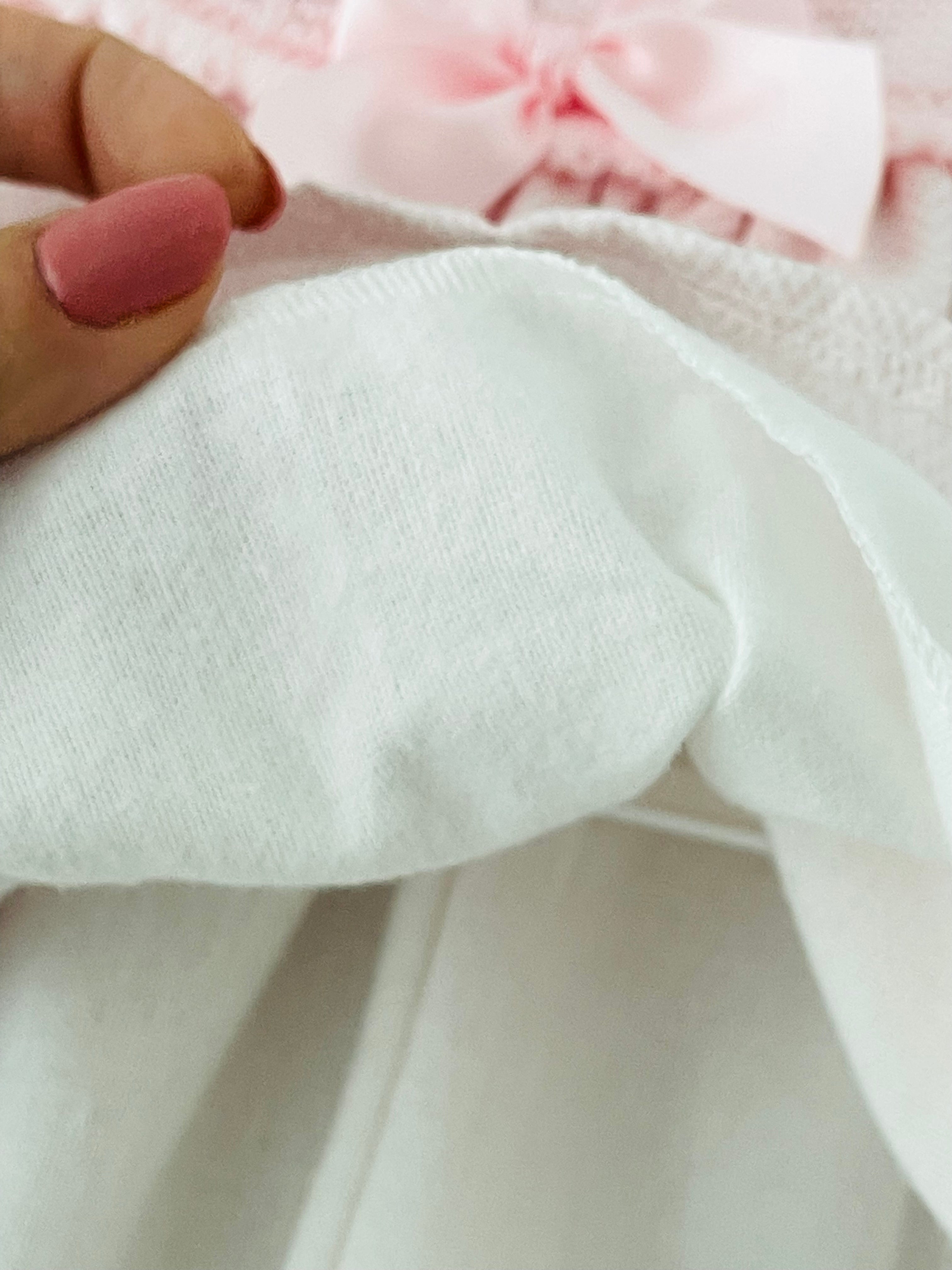 Vestido e touca rosa