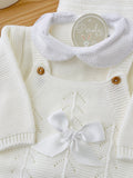 Conjunto recém nascido branco 4 peças : manta, jardineiras, camisola e touca